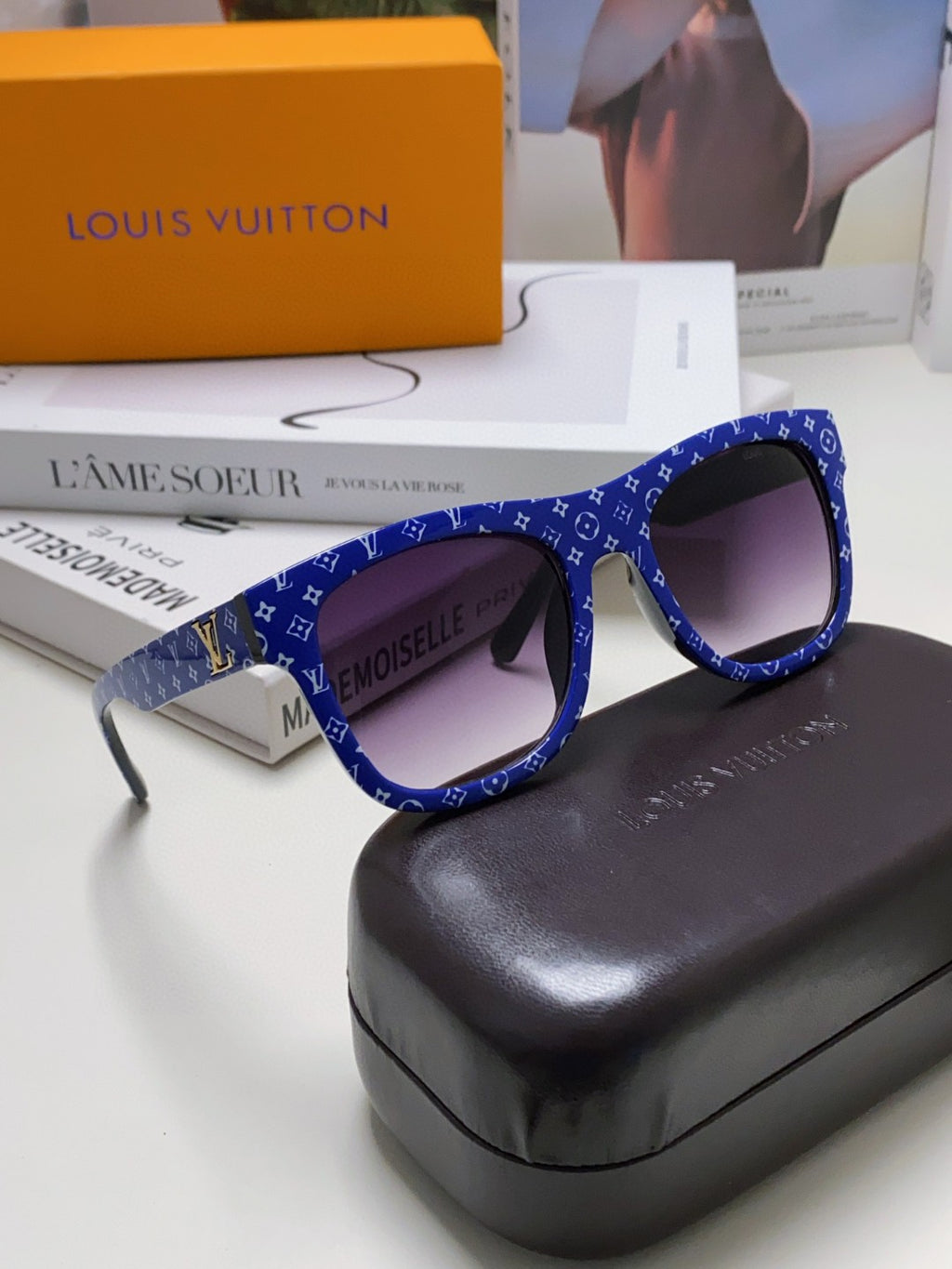 Louis Vuitton Oversized Blue Lens Sunglasses for Men & Women - 448654 - detail image 6