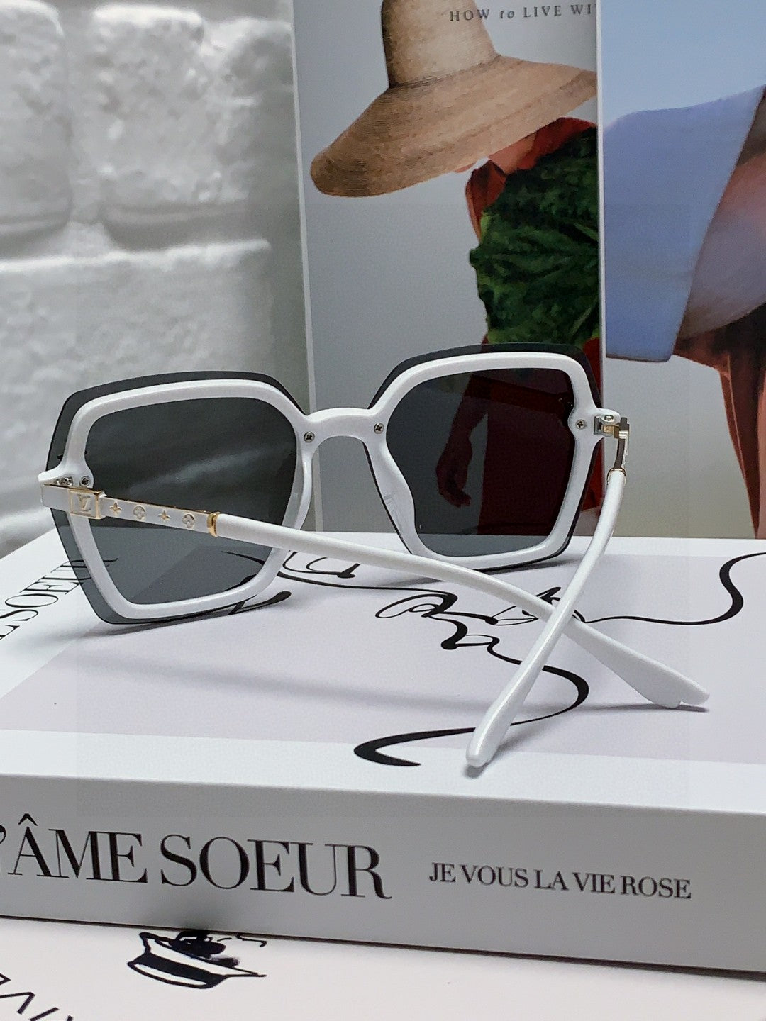 Louis Vuitton Fashion Gray Lens Sunglasses for Men & Women - 448631