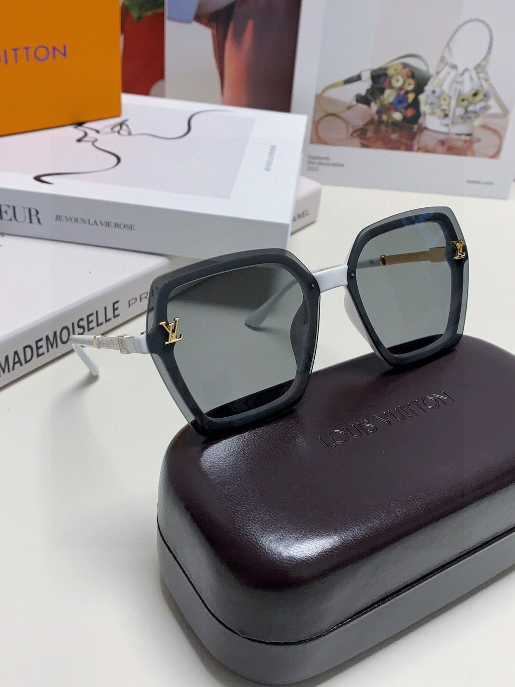 Louis Vuitton Fashion Gray Lens Sunglasses for Men & Women - 448631 - detail image 5