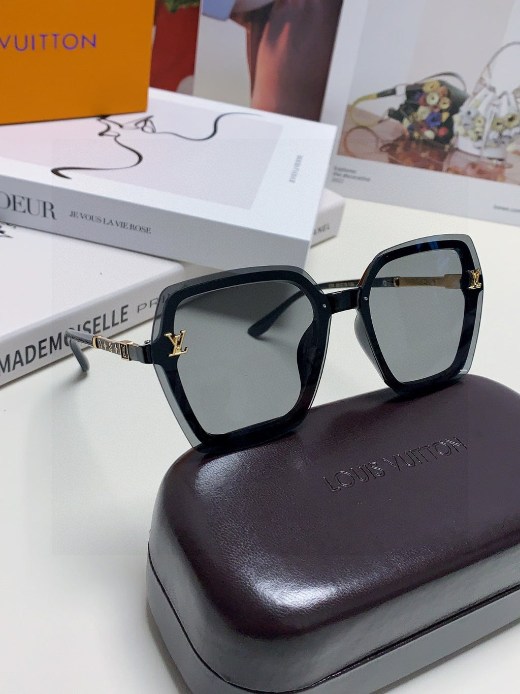 Louis Vuitton Fashion Black Lens Sunglasses for Men & Women - 448632 - detail image 3