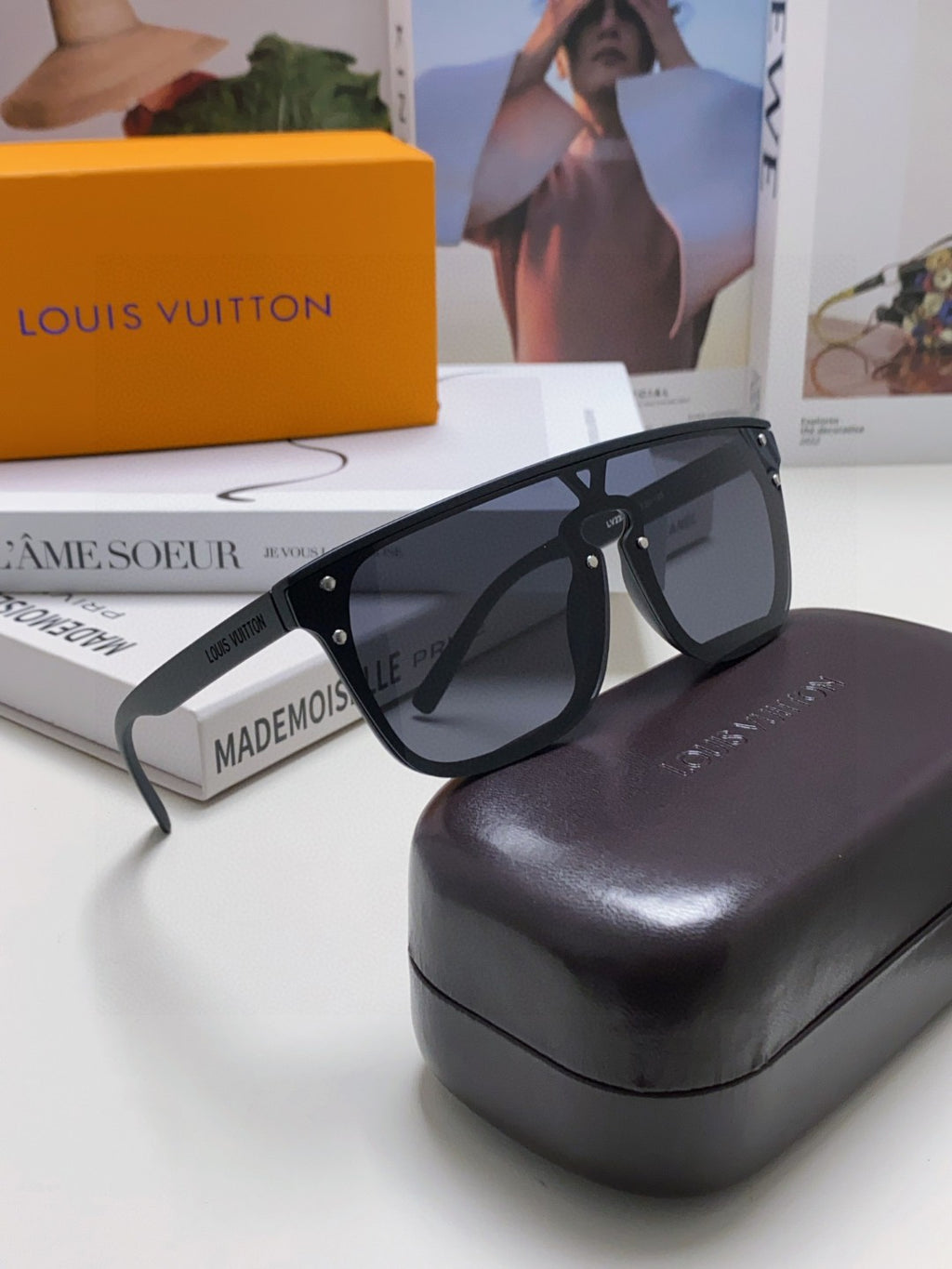 Louis Vuitton Lightweight Rimless Black Lens Sunglasses for Men & Women - detail image 7