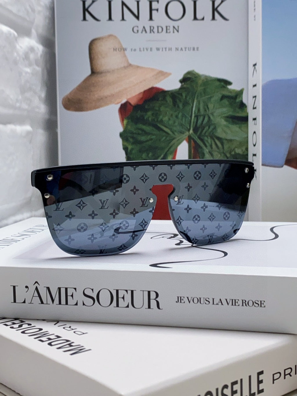 Louis Vuitton Lightweight Rimless Red Lens Sunglasses for Men & Women - 448635 - detail image 3