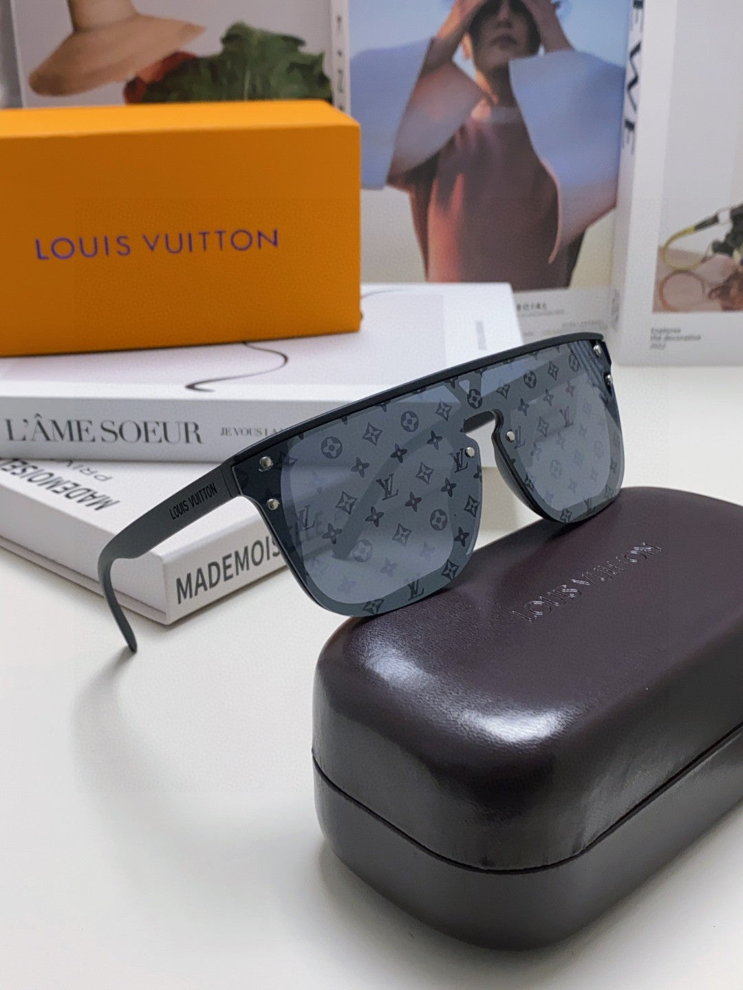 Louis Vuitton Lightweight Rimless Red Lens Sunglasses for Men & Women - 448635 - detail image 9