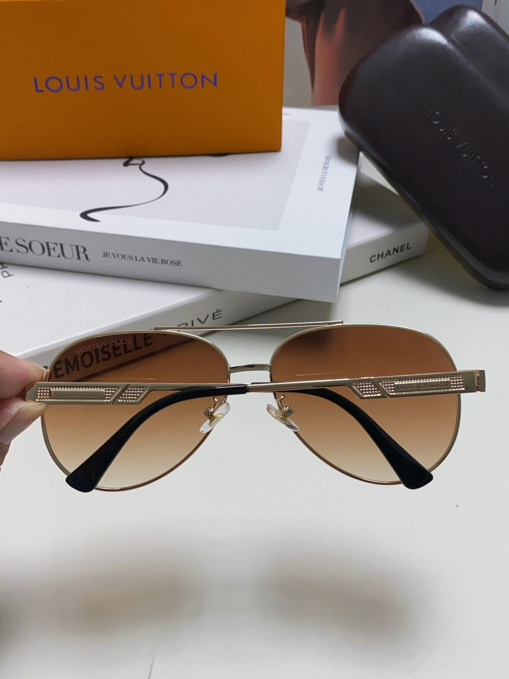 Louis Vuitton Metal Aviator Brown Lens Sunglasses for Men - 448636 - detail image 4