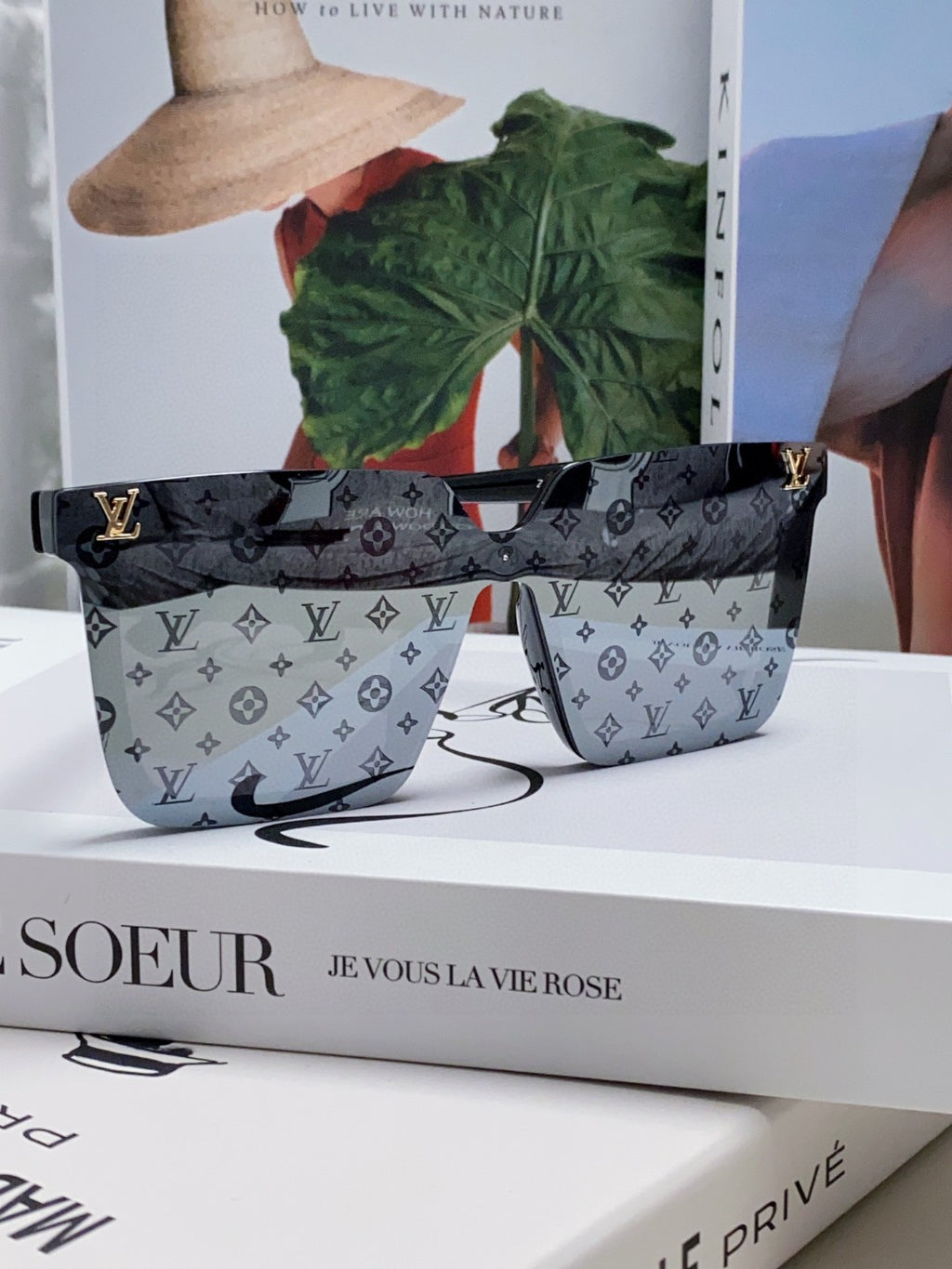 Louis Vuitton Fashion Silver Lens Sunglasses for Men & Women - 448637