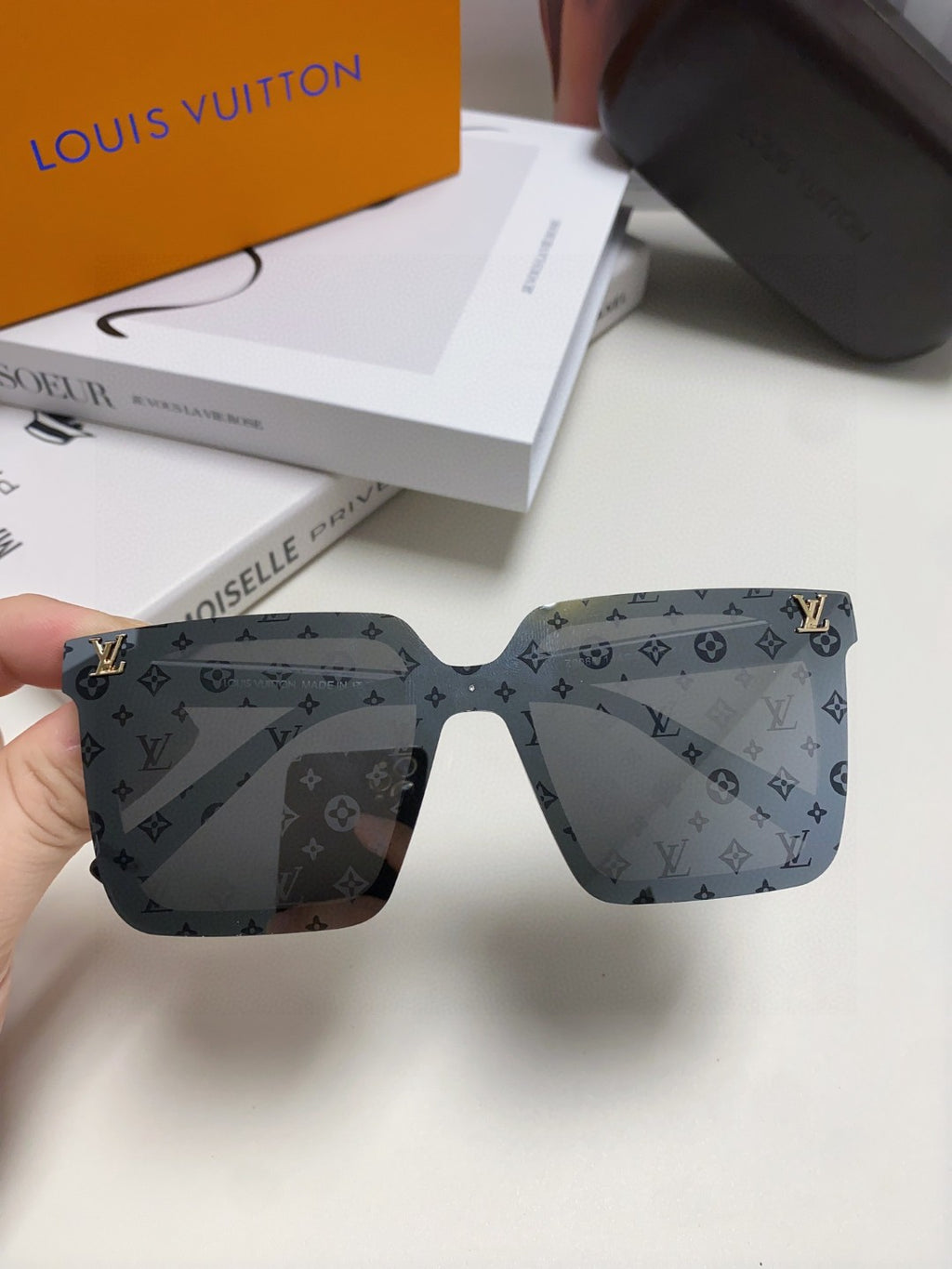 Louis Vuitton Fashion Silver Lens Sunglasses for Men & Women - 448637 - detail image 3