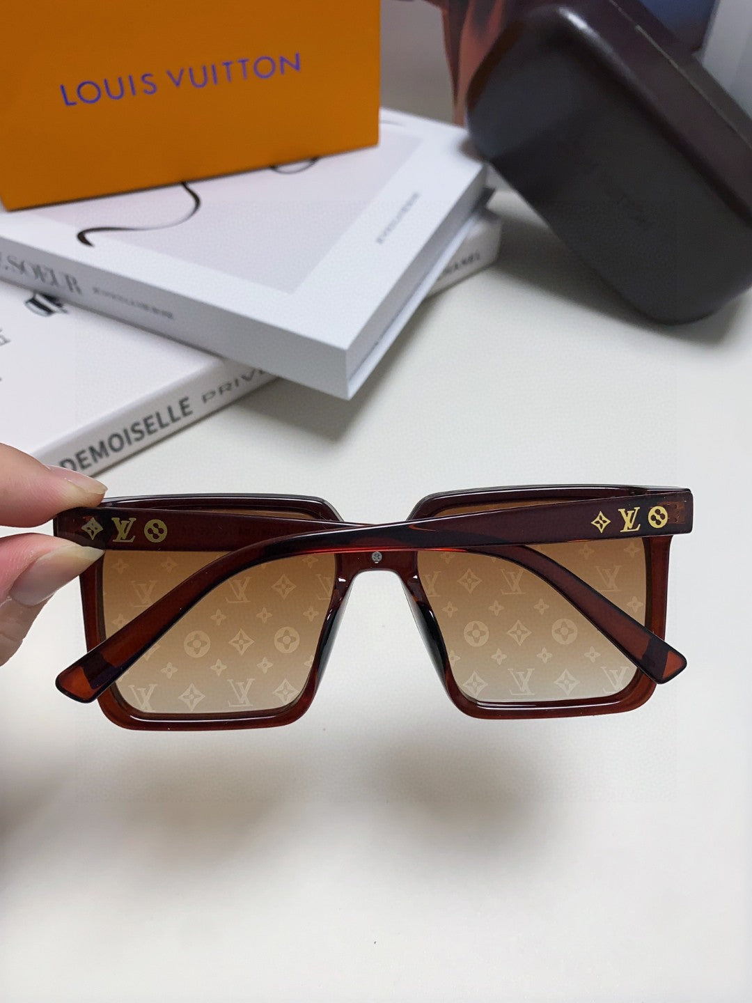 Louis Vuitton Fashion Brown Lens Sunglasses for Men & Women - 448638 - detail image 4