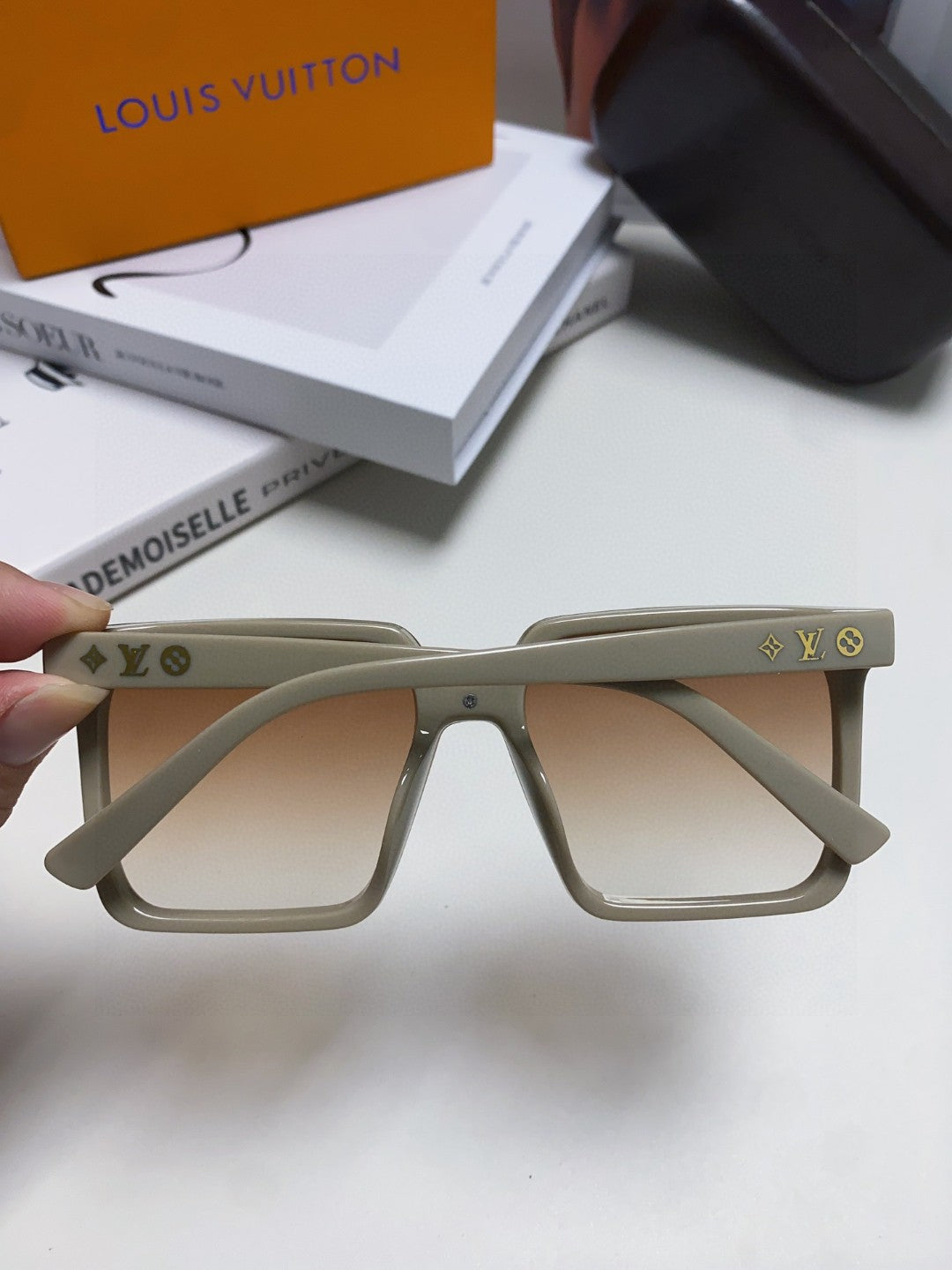 Louis Vuitton Fashion Brown Lens Sunglasses for Men & Women - 448639 - detail image 4