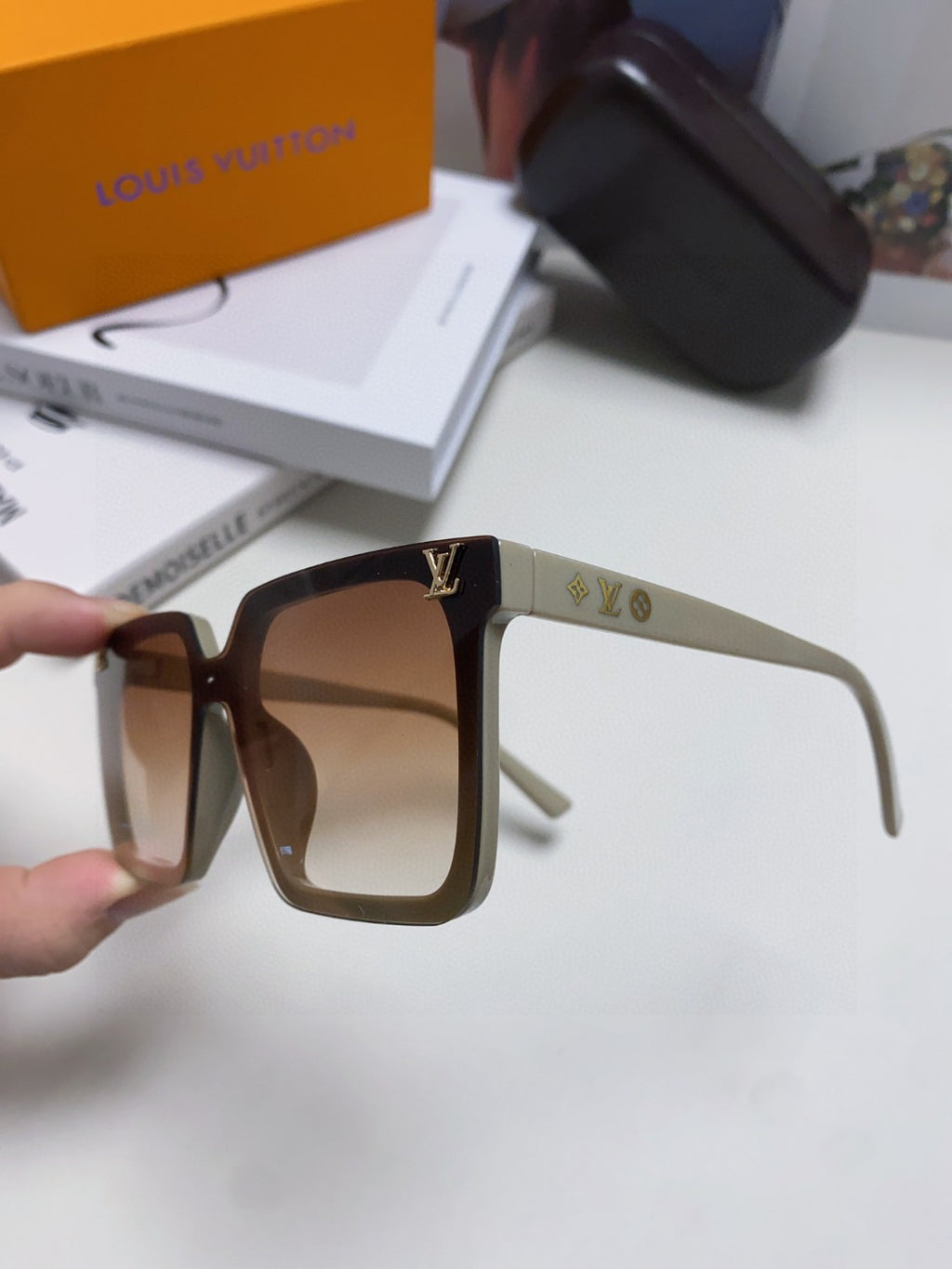 Louis Vuitton Fashion Brown Lens Sunglasses for Men & Women - 448639 - detail image 5