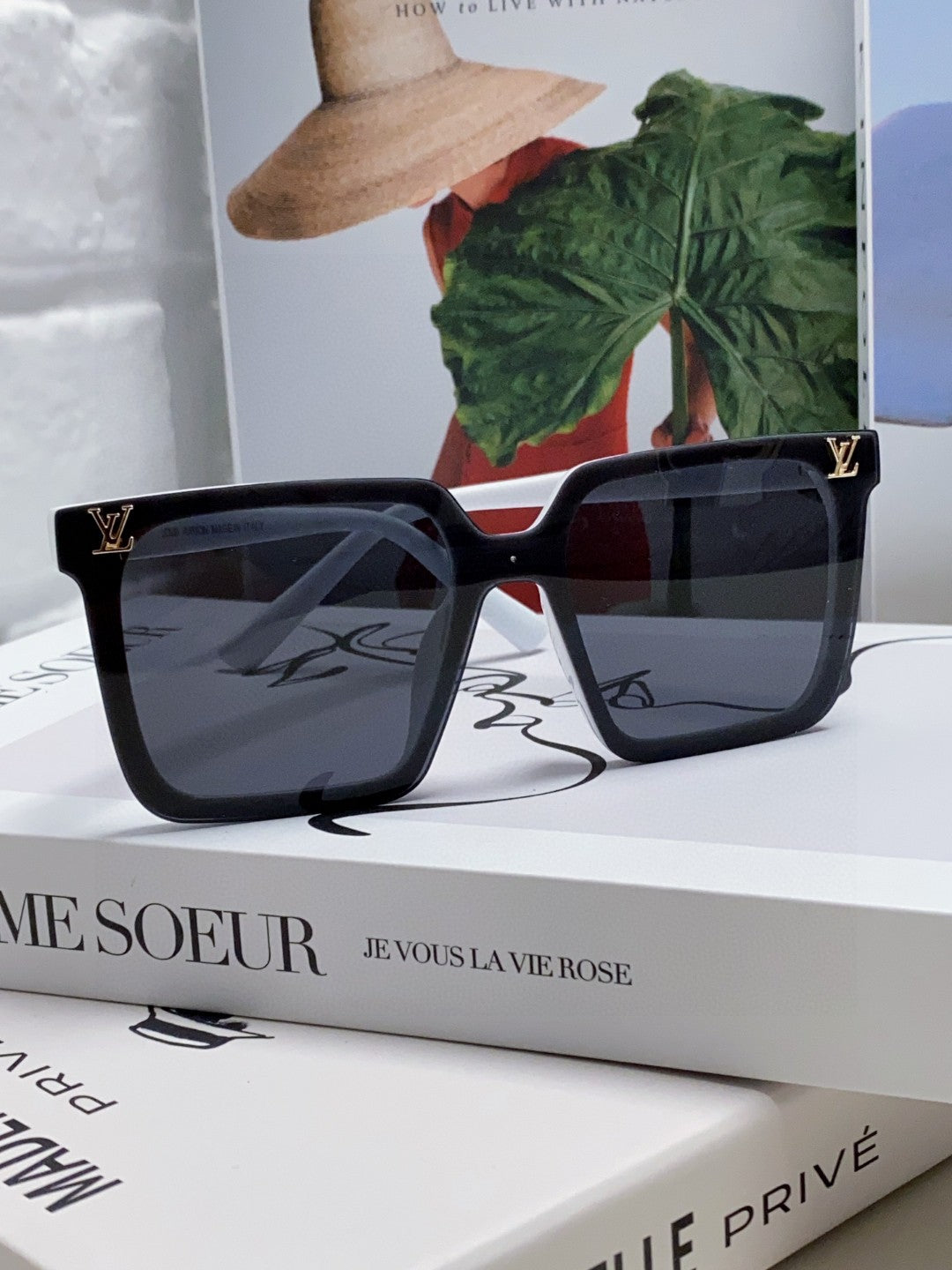 Louis Vuitton Fashion Black Lens Sunglasses for Men & Women - 448640