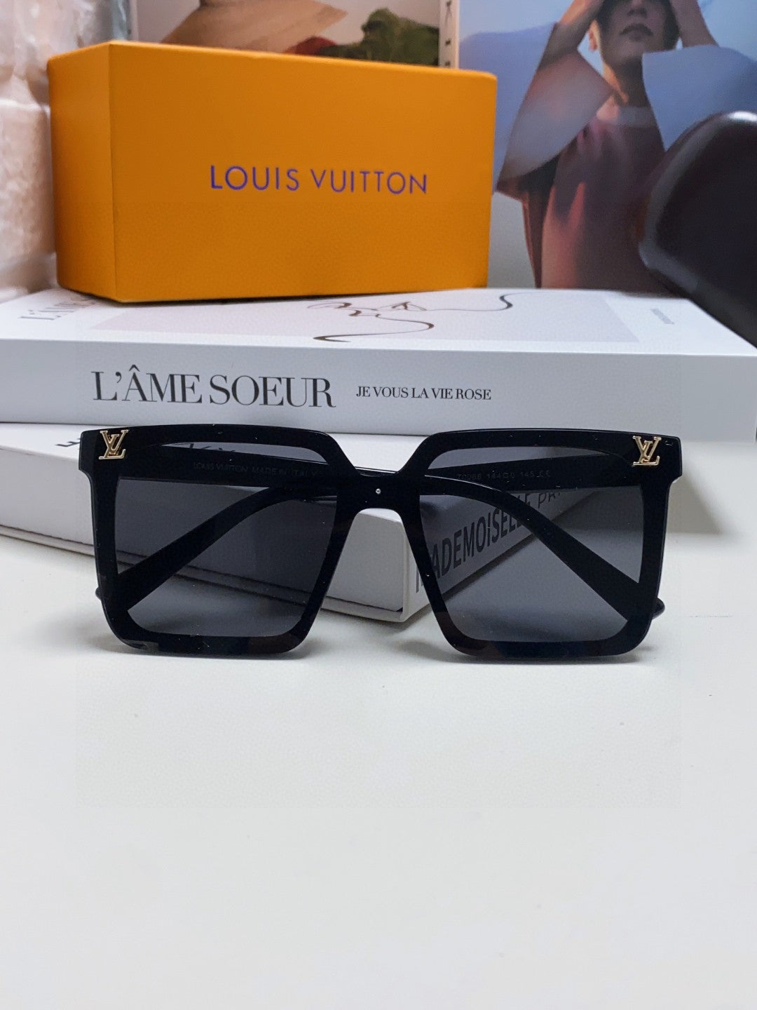 Louis Vuitton Fashion Gray Lens Sunglasses for Men & Women - 448641 - detail image 6
