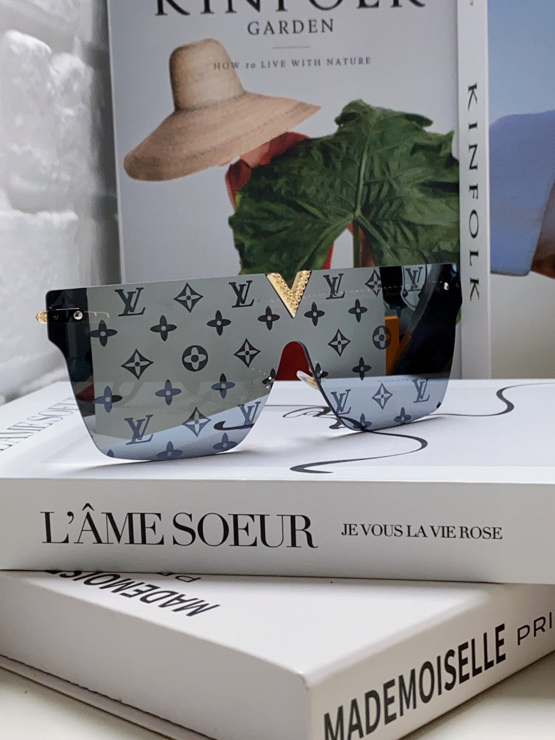 Louis Vuitton Fashion Gray Lens Sunglasses for Men & Women - 448642