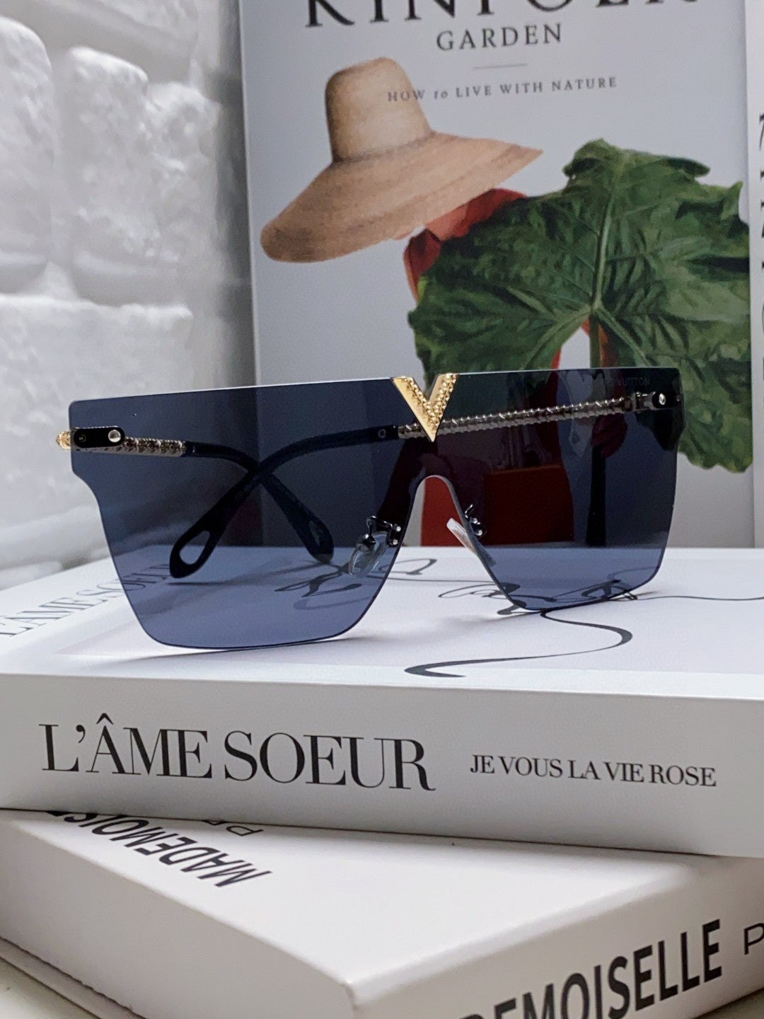 Louis Vuitton Fashion Blue Lens Sunglasses for Men & Women - 448643