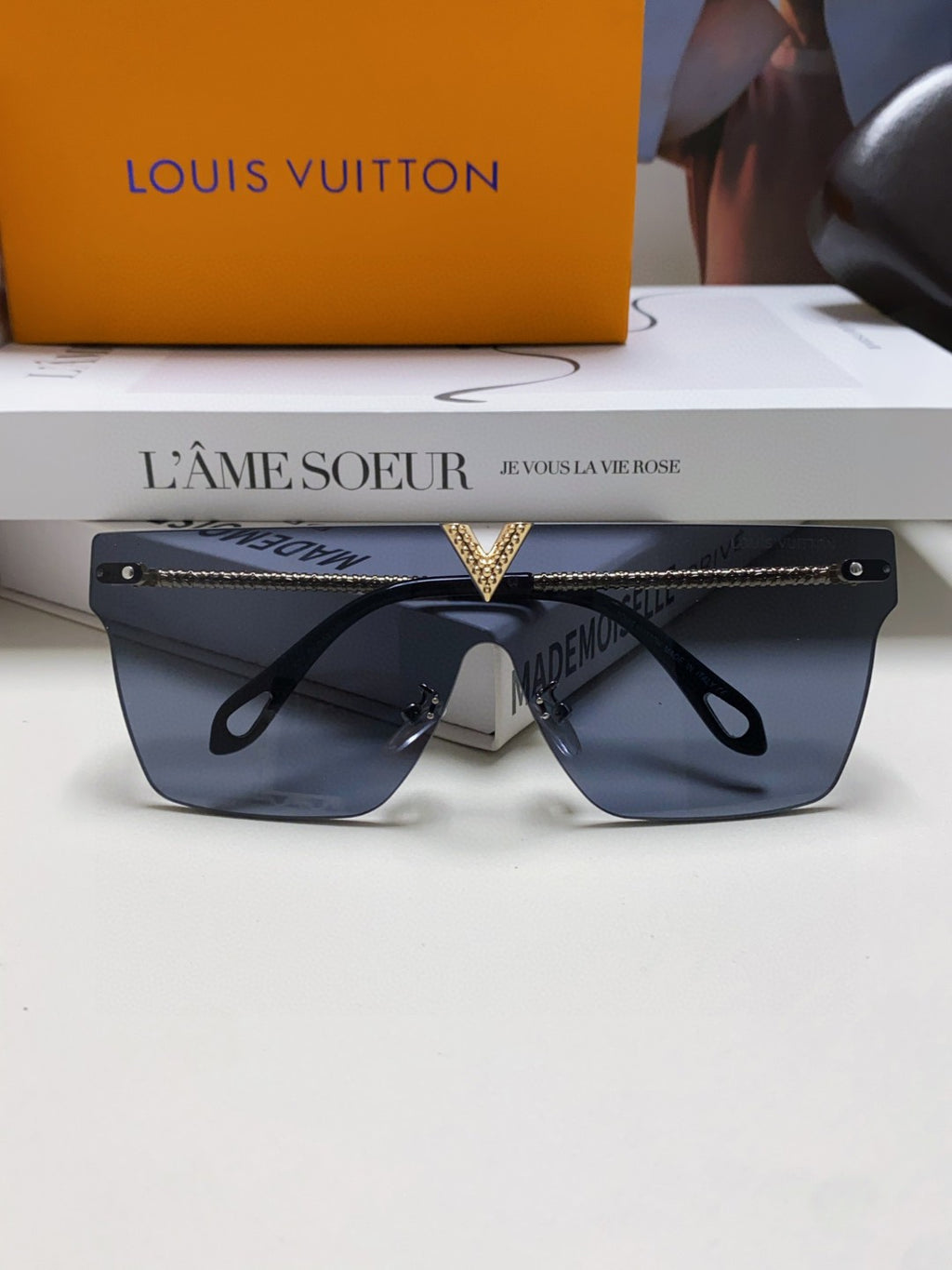 Louis Vuitton Fashion Blue Lens Sunglasses for Men & Women - 448643 - detail image 6