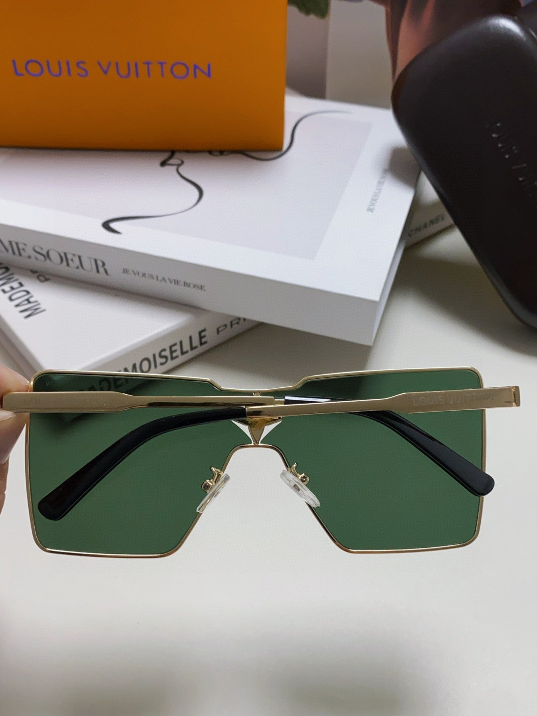 Louis Vuitton Z1700U Metal Fashion Black Lens Sunglasses for Men & Wo - 448627 - detail image 4