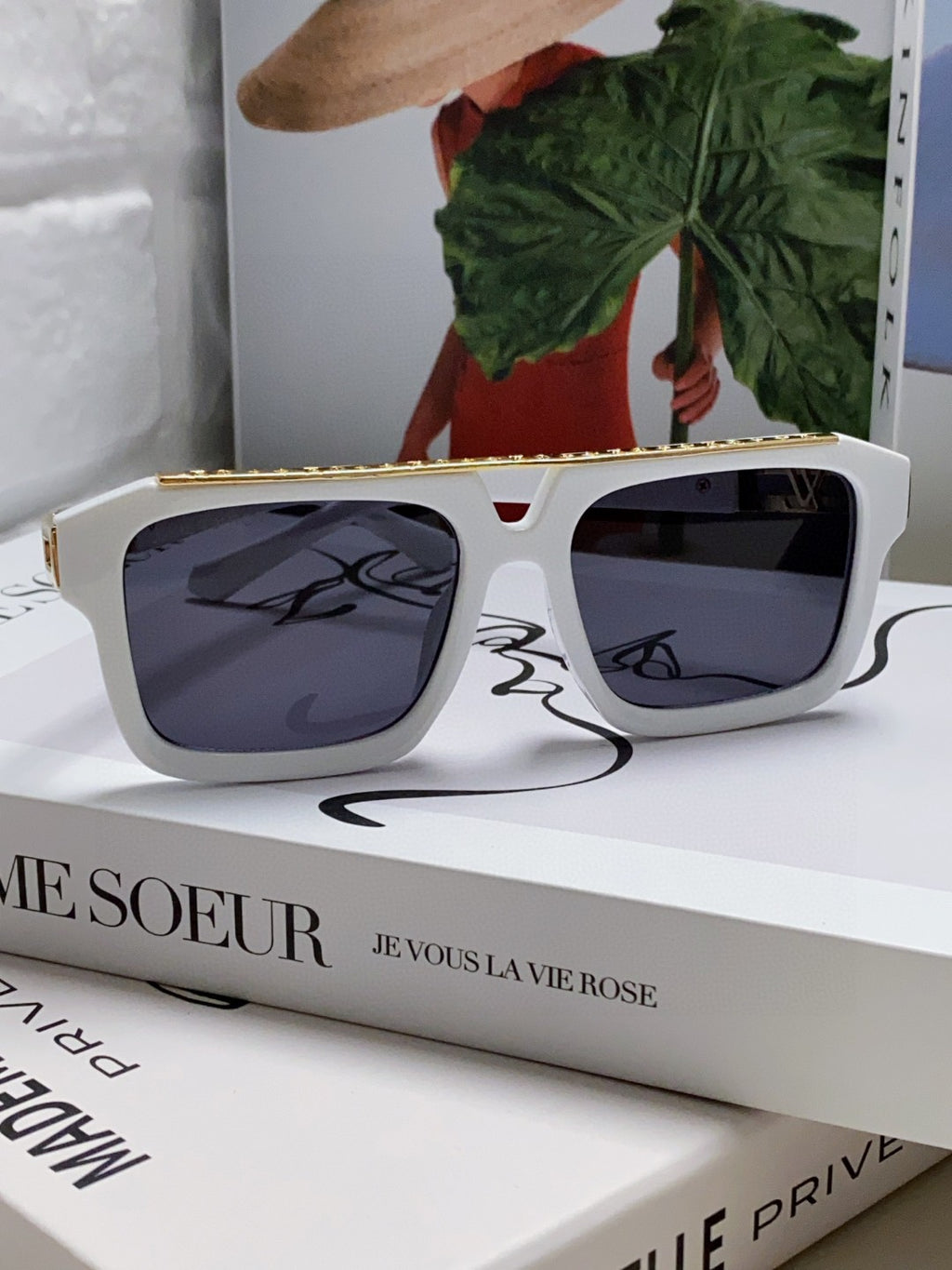 Louis Vuitton Fashion Black Lens Sunglasses for Men & Women - 448645