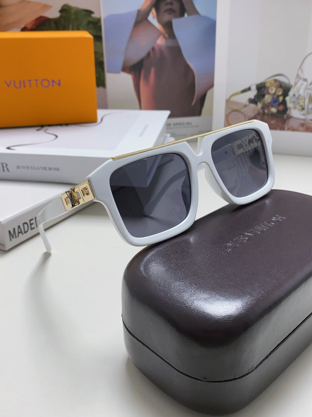 Louis Vuitton Fashion Black Lens Sunglasses for Men & Women - 448645 - detail image 7