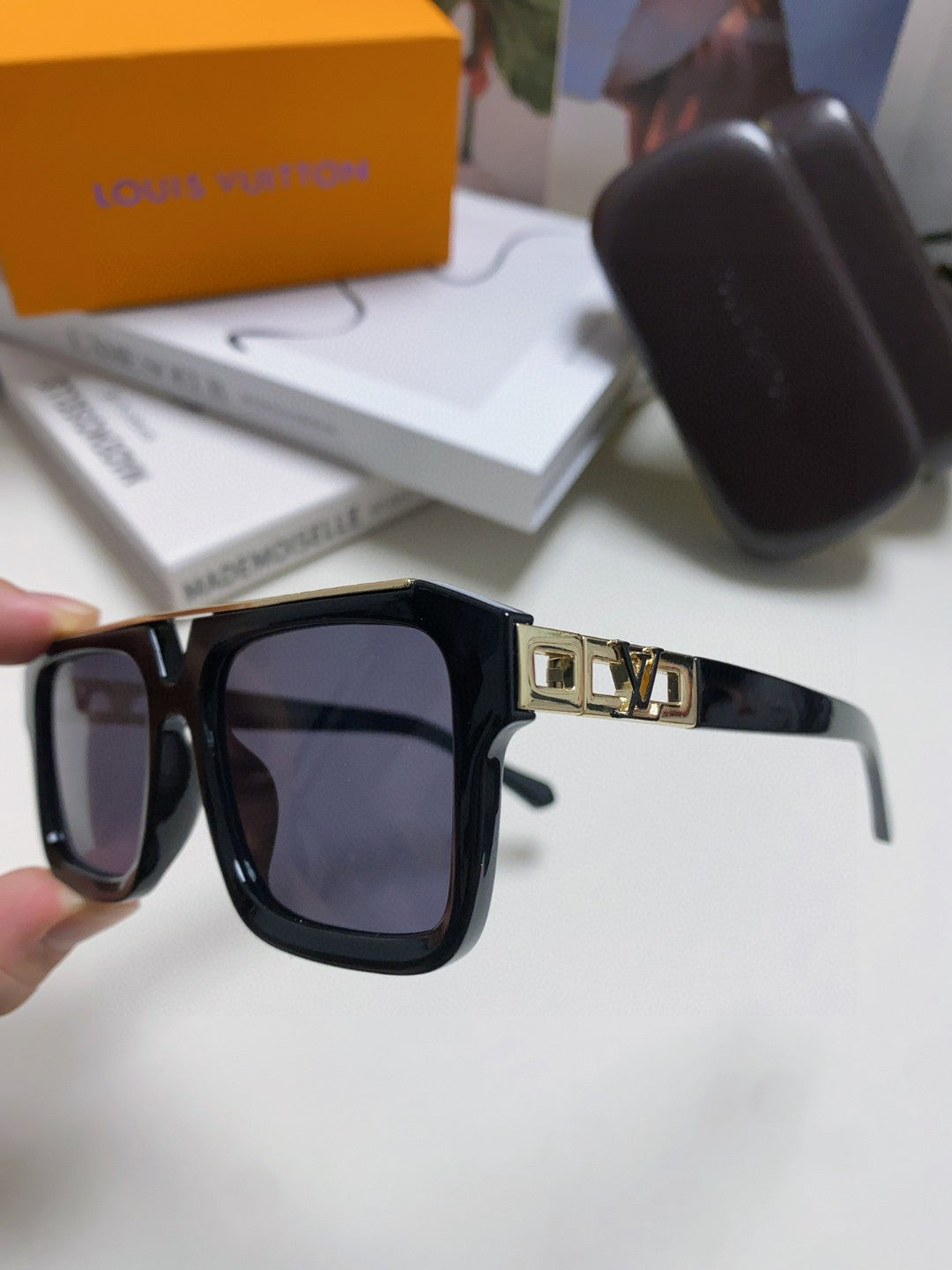 Louis Vuitton Fashion Gold Lens Sunglasses for Men & Women - 448646 - detail image 7