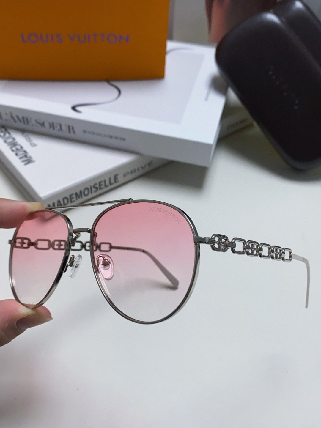 Louis Vuitton Aviator Red Lens Sunglasses for Women - detail image 4