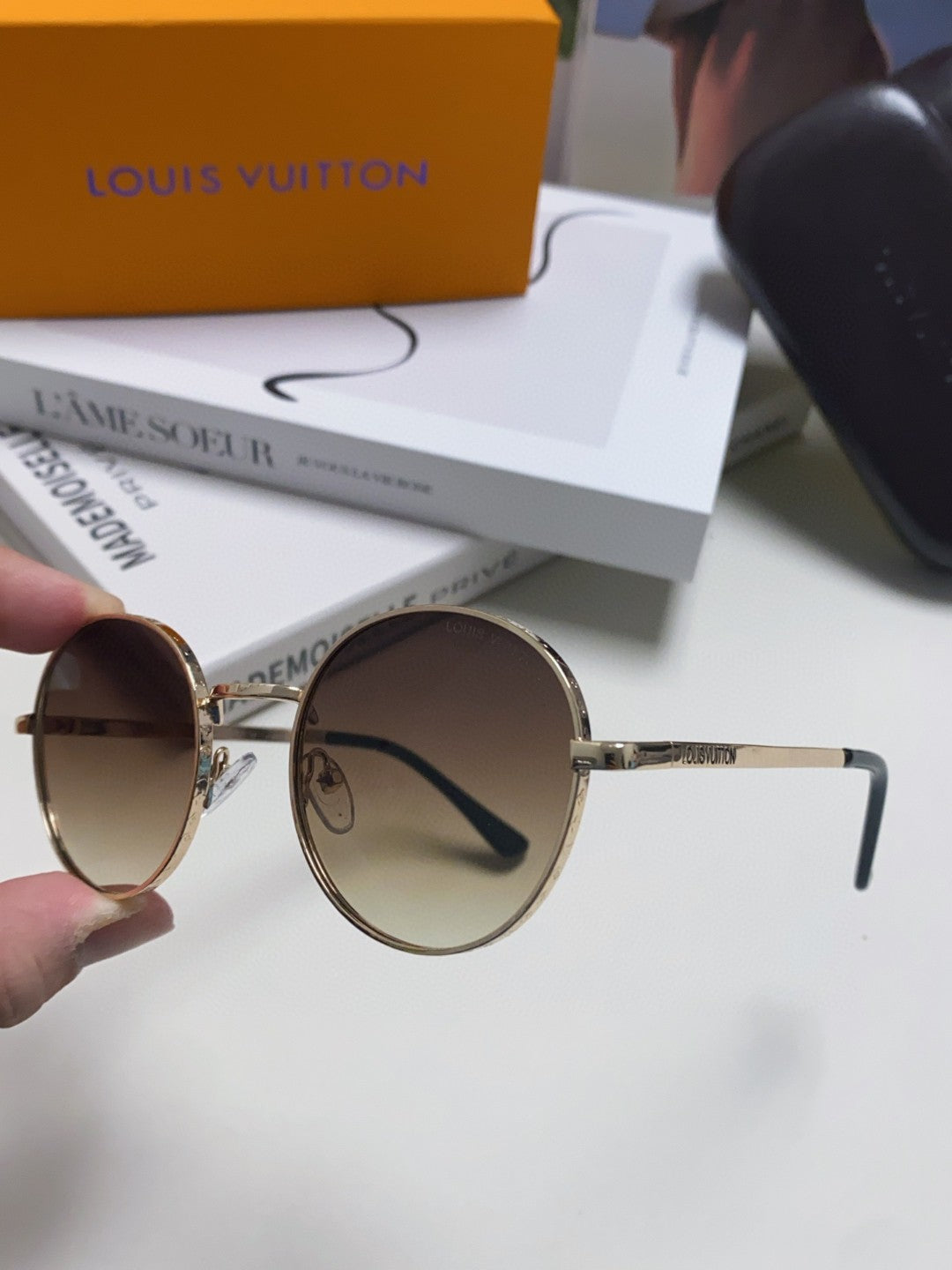 Louis Vuitton Metal Fashion Gray Lens Sunglasses for Men & Women - detail image 5