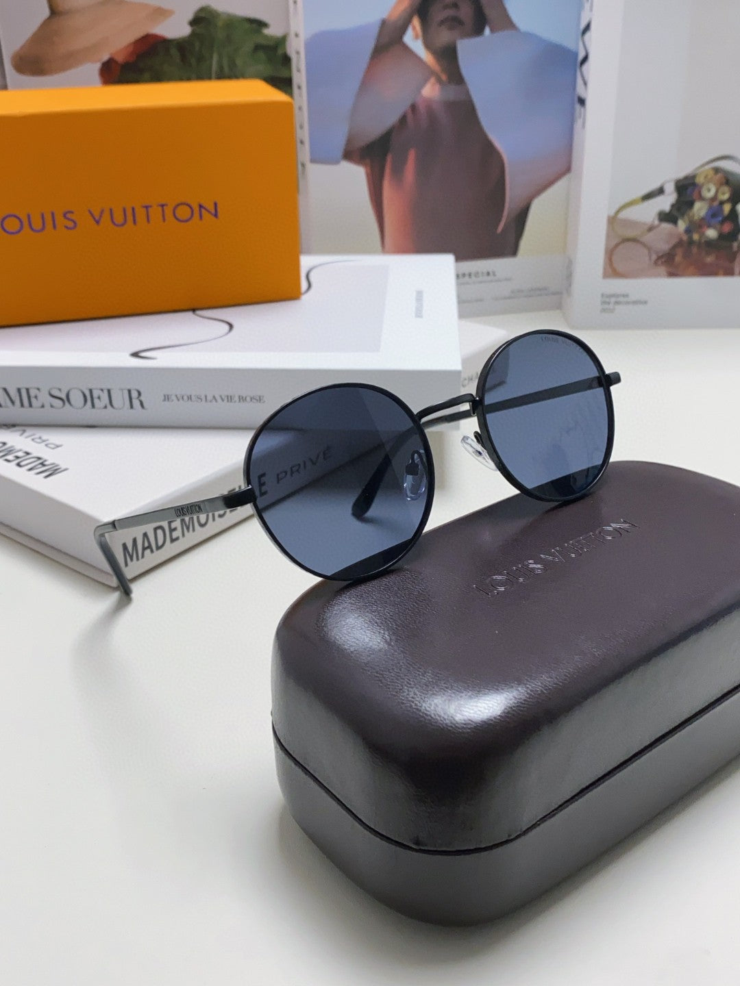 Louis Vuitton Metal Fashion Blue Lens Sunglasses for Men & Women - detail image 7