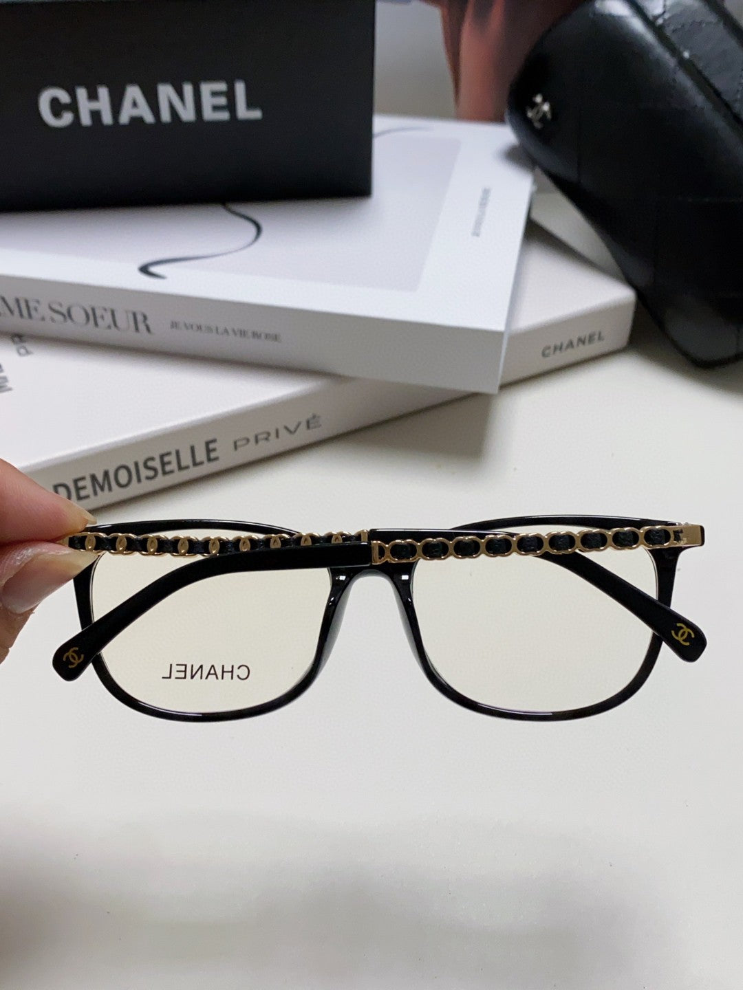 Chanel Blue-Light Oversized Red Lens Sunglasses for Men & Women - detail image 4