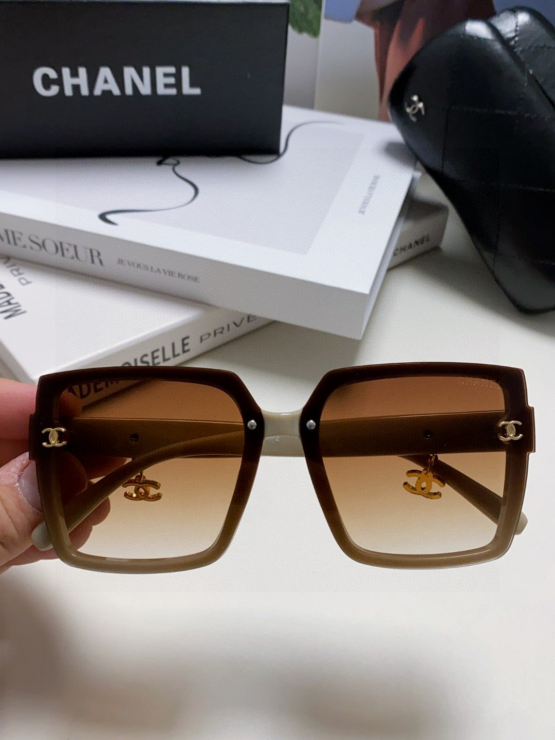 Chanel Photochromic Oversized Brown Lens Sunglasses for Men & Women - detail image 3