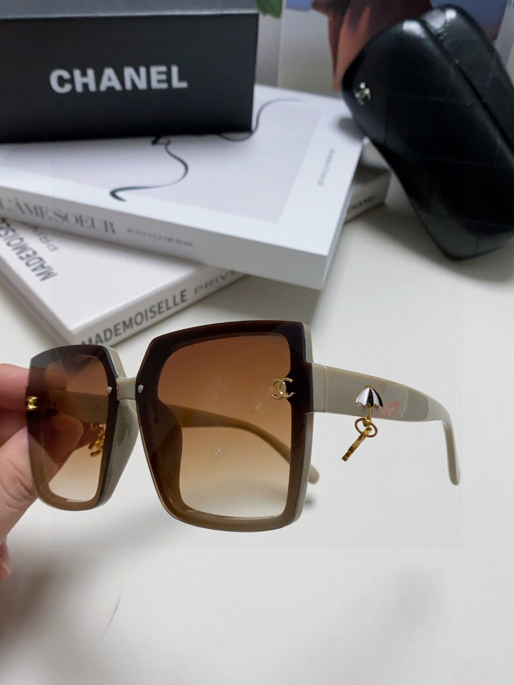 Chanel Photochromic Oversized Brown Lens Sunglasses for Men & Women - detail image 5