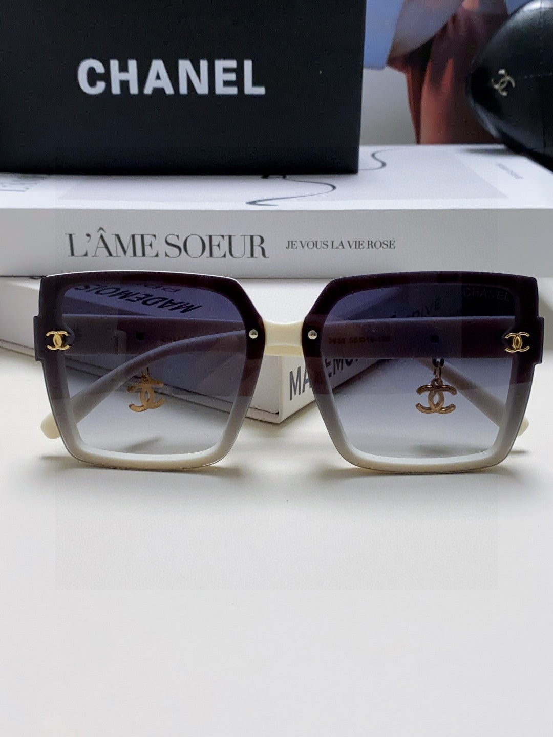 Chanel Photochromic Oversized Gray Lens Sunglasses for Men & Women - 448896 - detail image 6