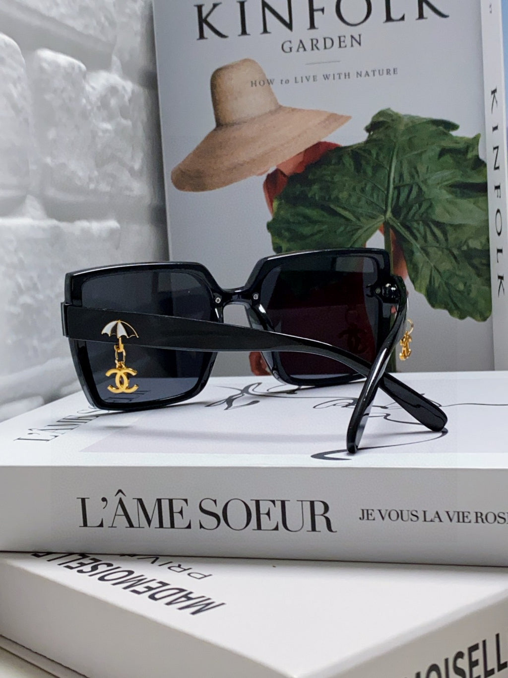 Chanel Photochromic Oversized Gray Lens Sunglasses for Men & Women - detail image 2