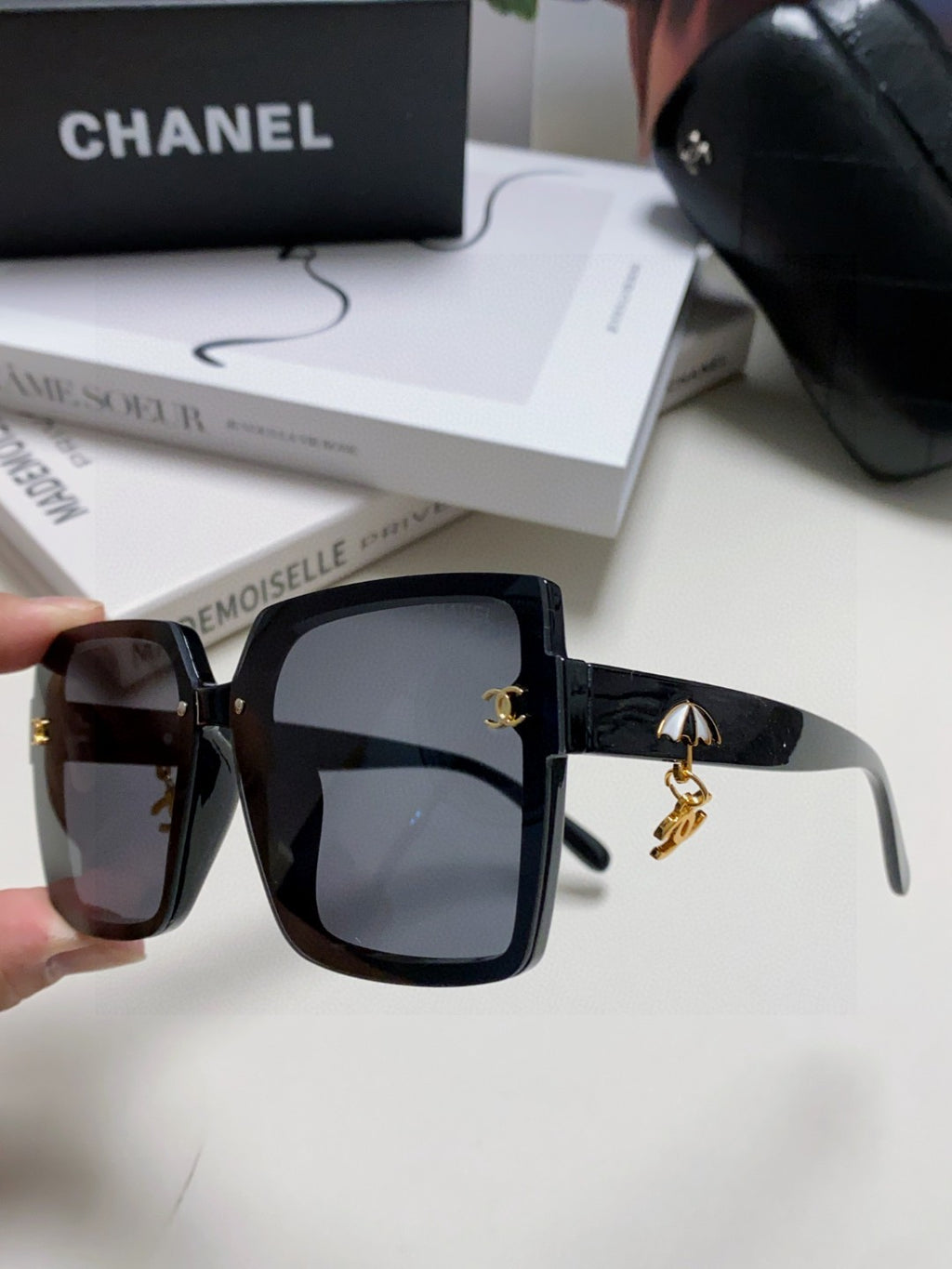Chanel Photochromic Oversized Gray Lens Sunglasses for Men & Women - detail image 5