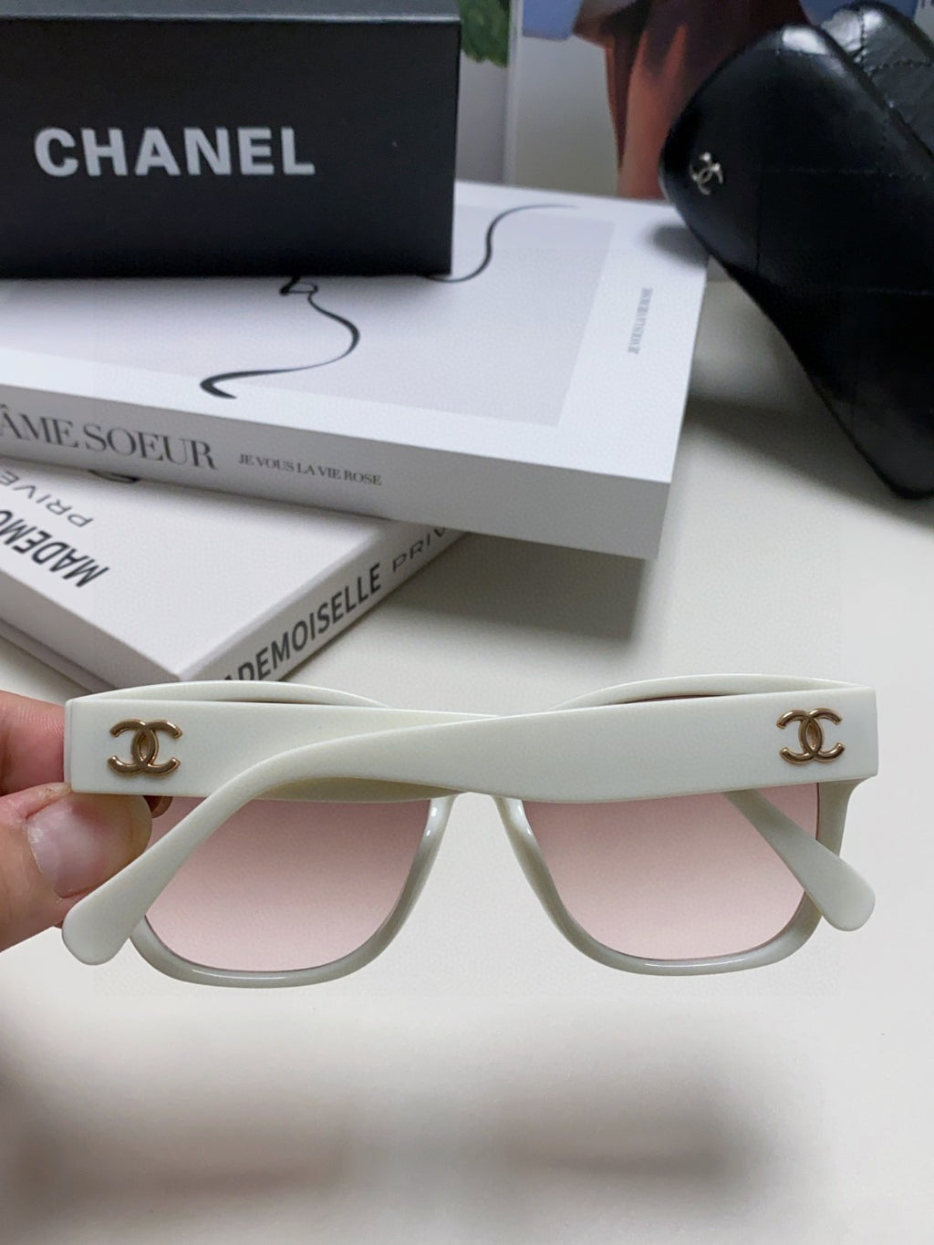 Chanel Polarized Fashion Gray Lens Sunglasses for Men & Women - detail image 3