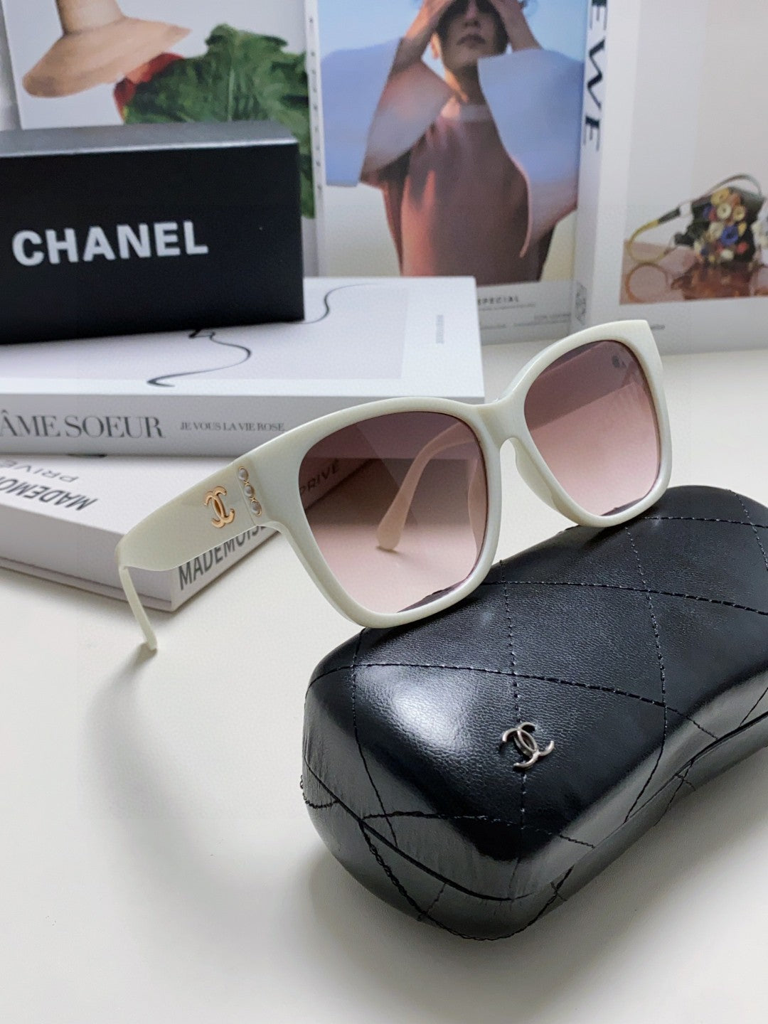 Chanel Polarized Fashion Gray Lens Sunglasses for Men & Women - detail image 6