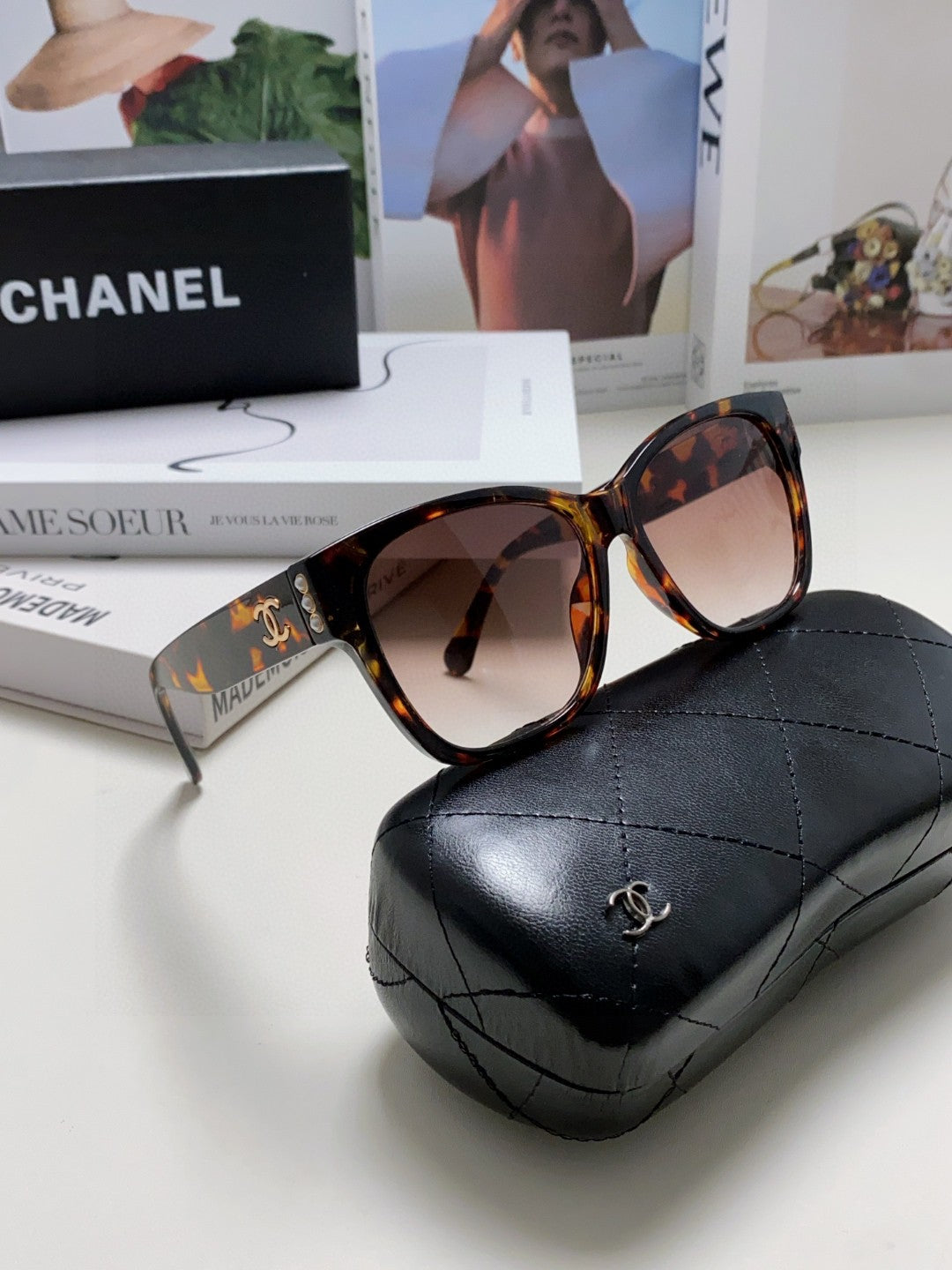Chanel Polarized Fashion Red Lens Sunglasses for Men & Women - 448901 - detail image 7