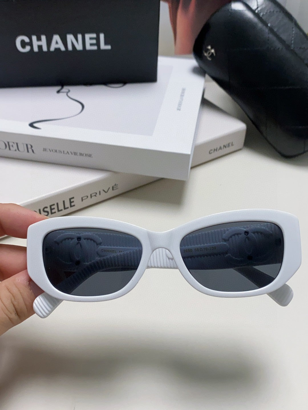 Chanel Fashion Blue Lens Sunglasses for Men & Women - 448905 - detail image 2