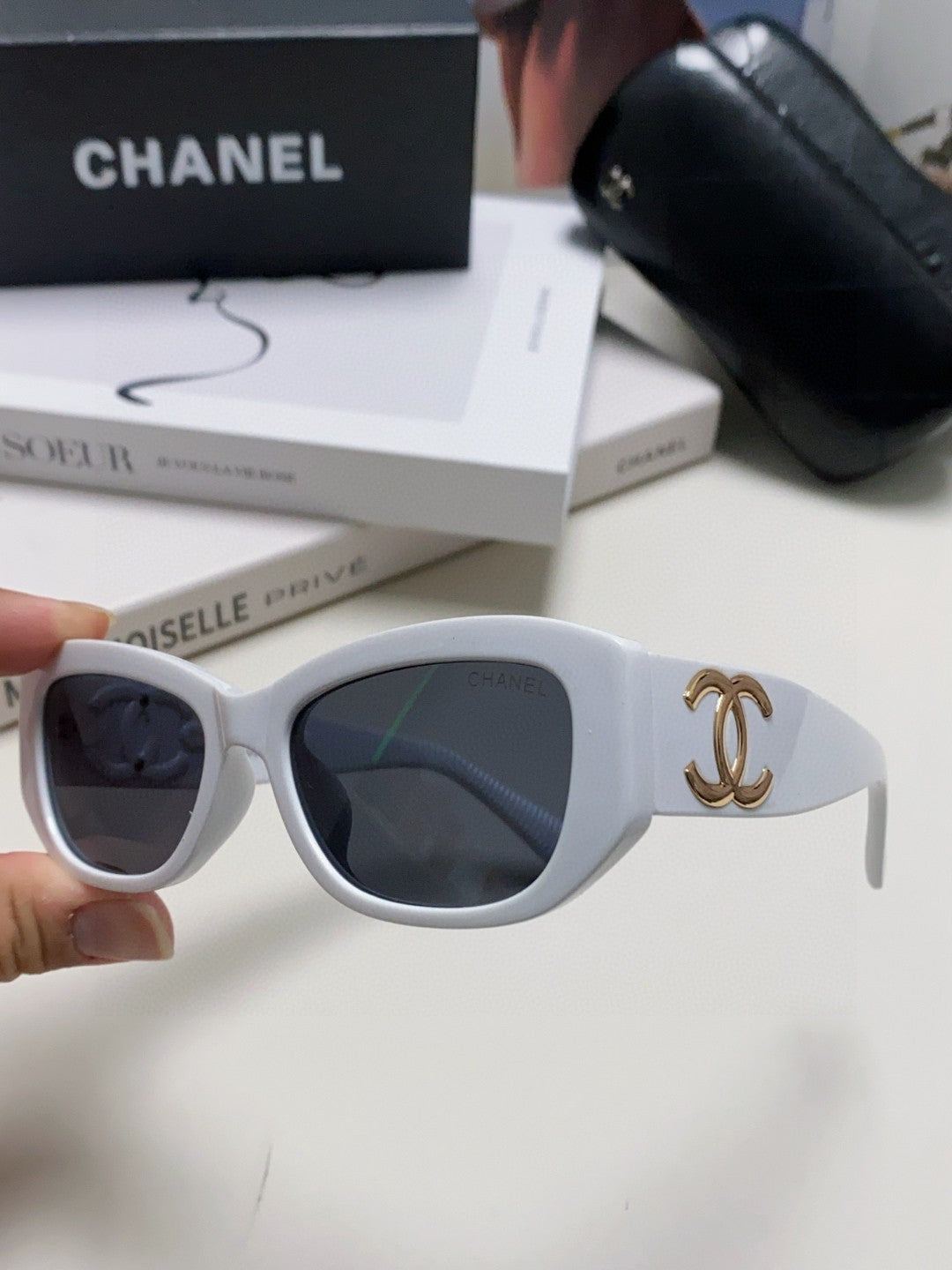 Chanel Fashion Blue Lens Sunglasses for Men & Women - 448905 - detail image 4