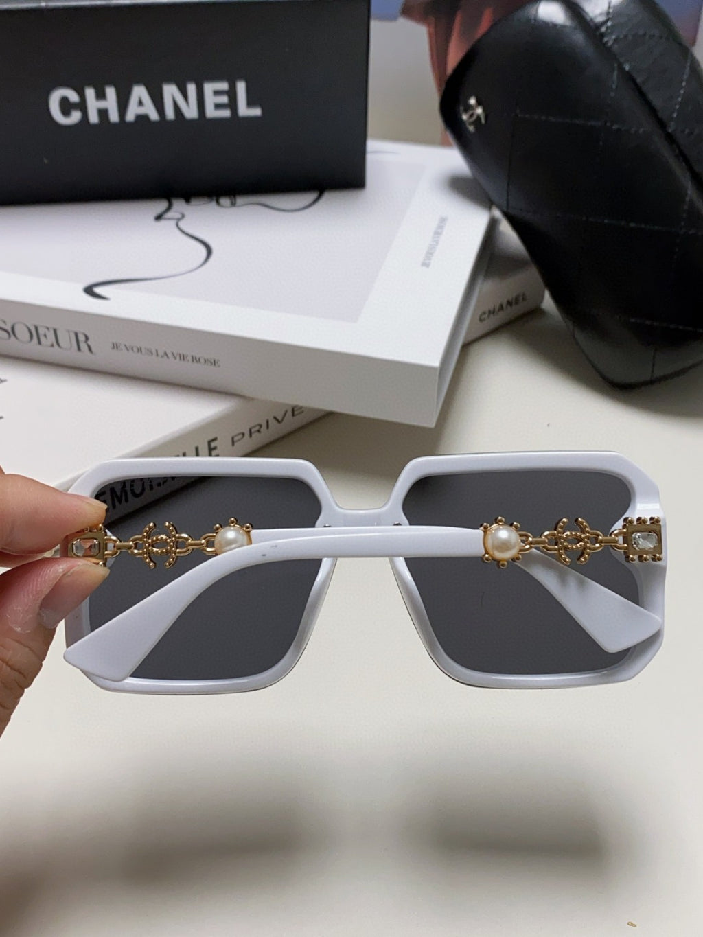 Chanel Polarized Fashion Silver Lens Sunglasses for Men & Women - 448915 - detail image 4