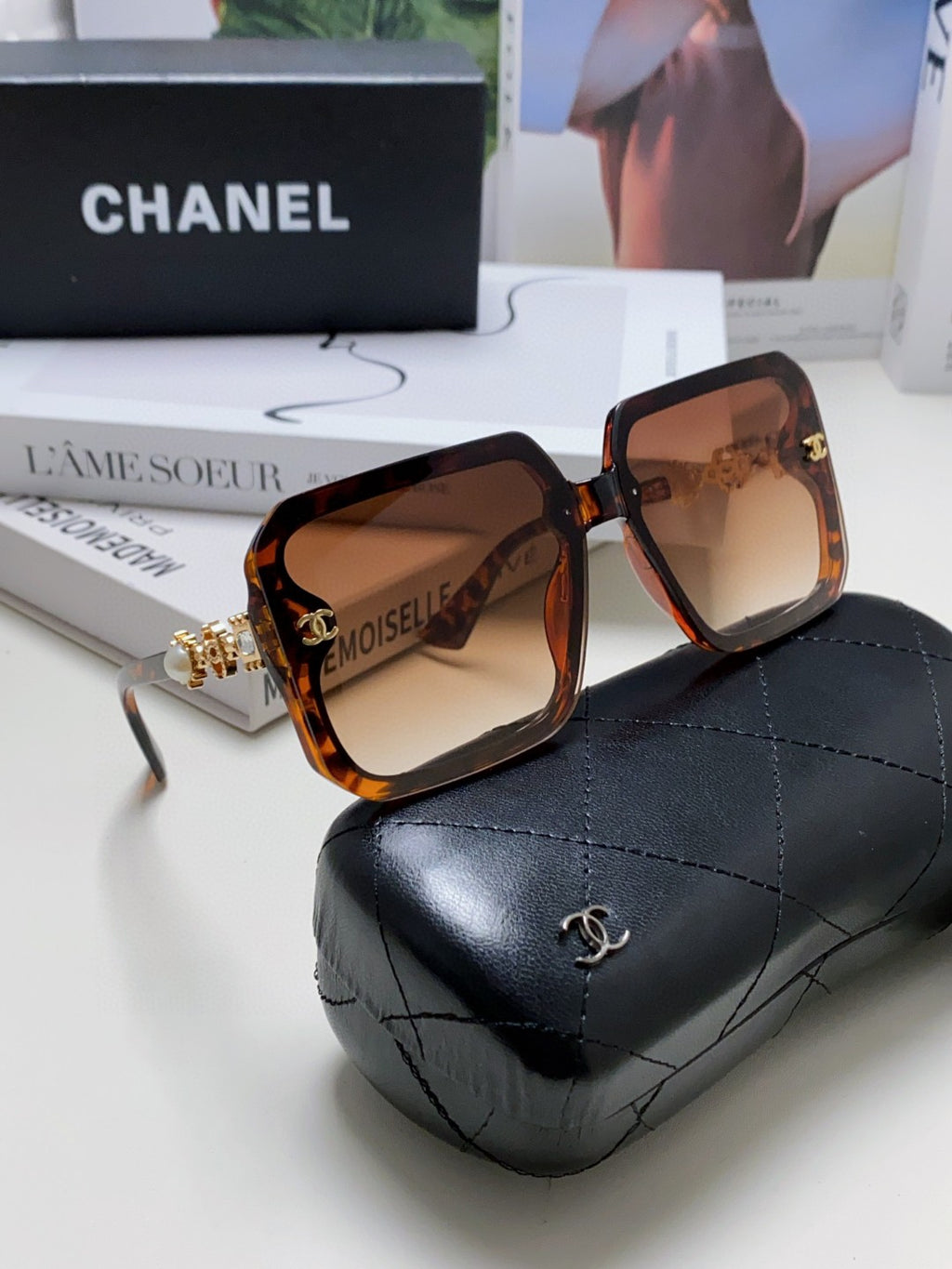 Chanel Polarized Fashion Red Lens Sunglasses for Men & Women - detail image 6