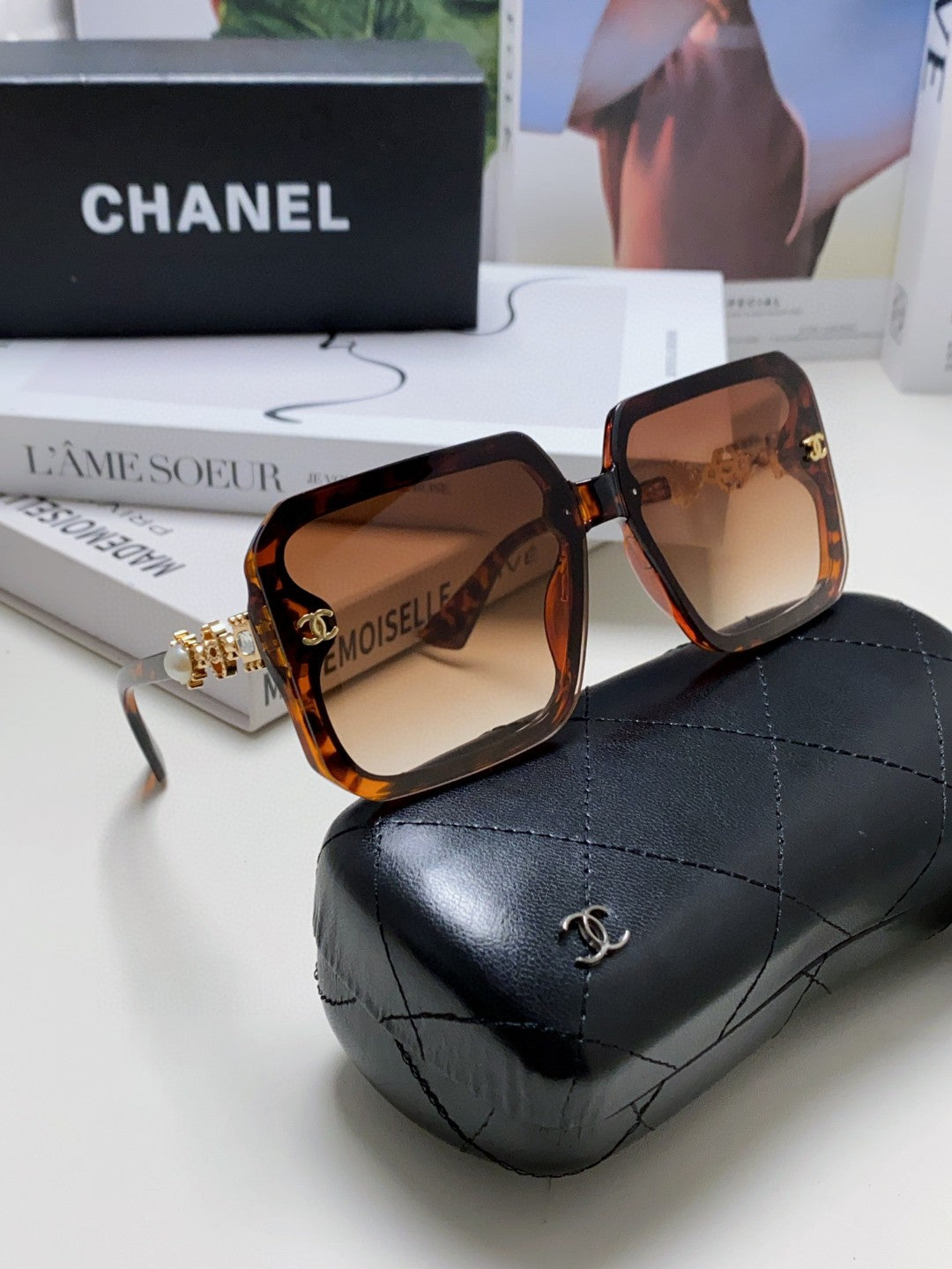 Chanel Polarized Fashion Red Lens Sunglasses for Men & Women - detail image 6