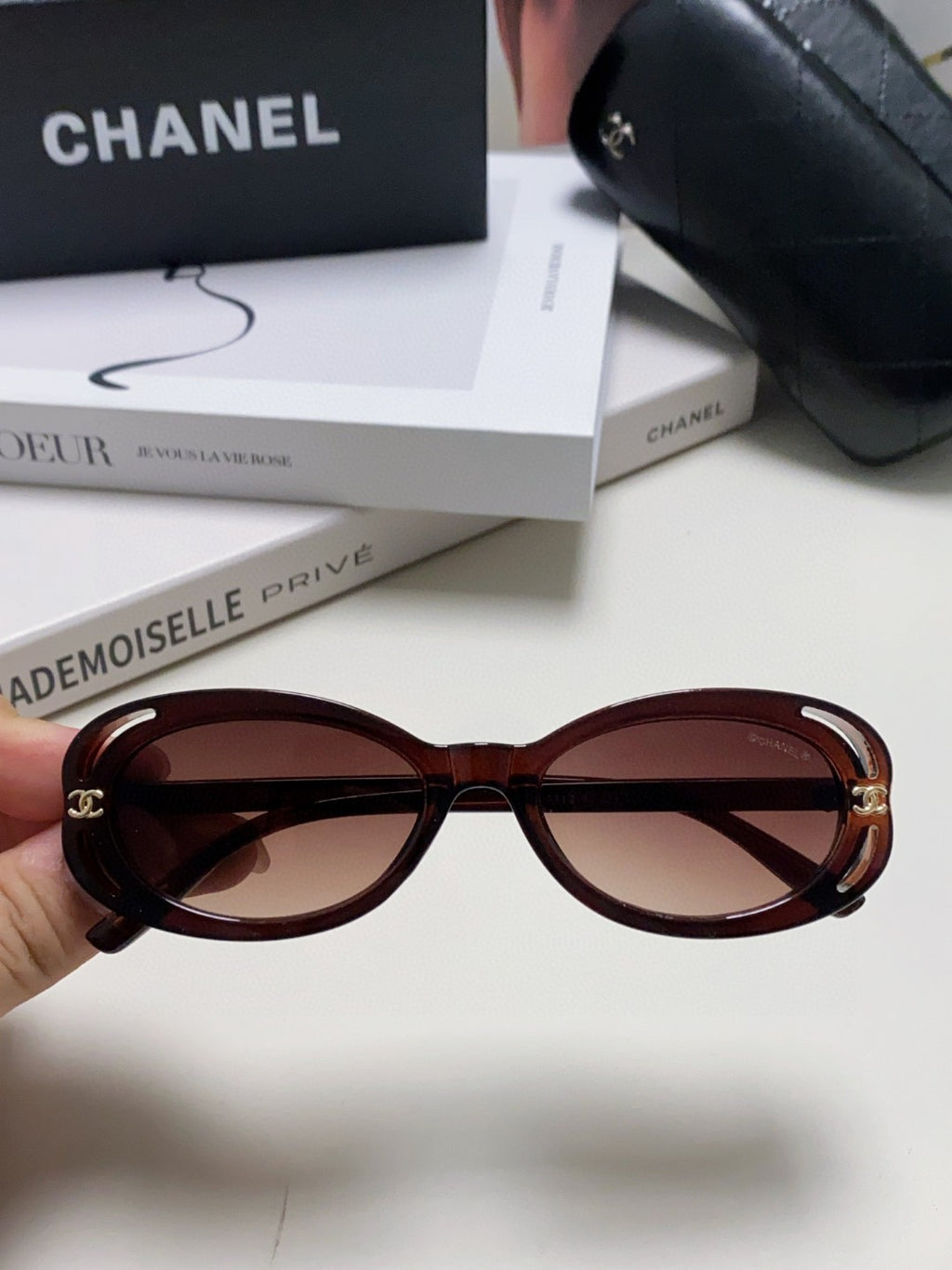 Chanel Cat-Eye Silver Lens Sunglasses for Men & Women - 448922 - detail image 3