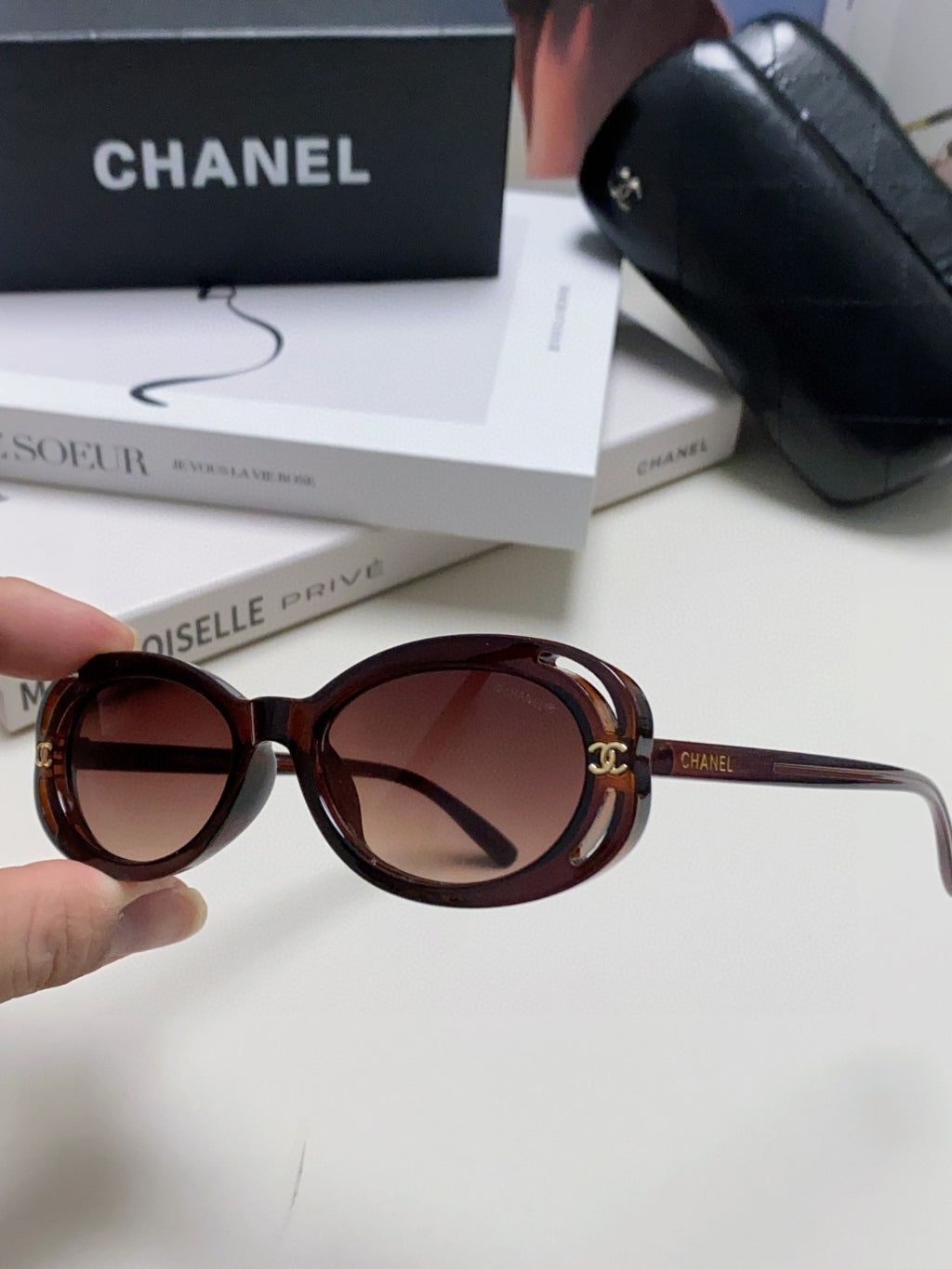 Chanel Cat-Eye Silver Lens Sunglasses for Men & Women - 448922 - detail image 5