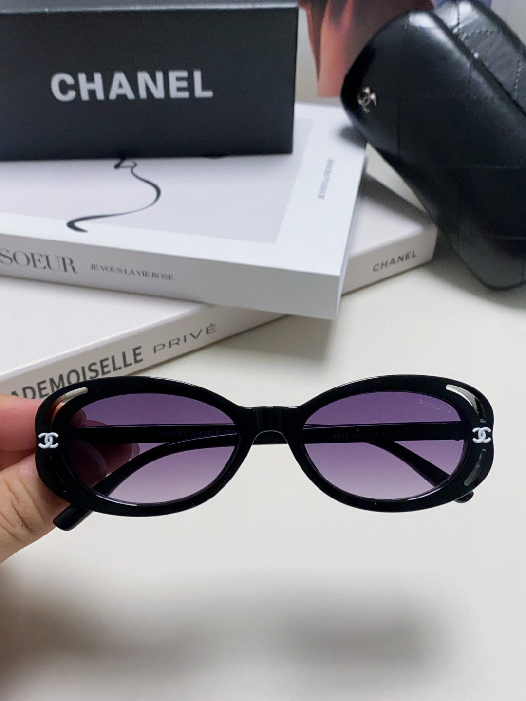 Chanel Cat-Eye Silver Lens Sunglasses for Men & Women - 448925 - detail image 3