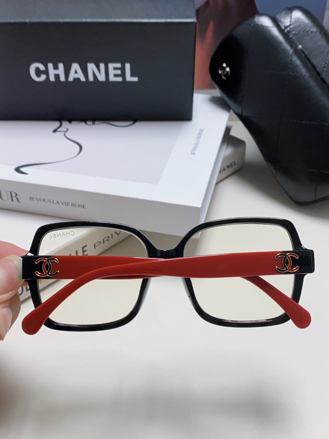 Chanel Fashion Gray Lens Sunglasses for Men & Women - 448931 - detail image 4