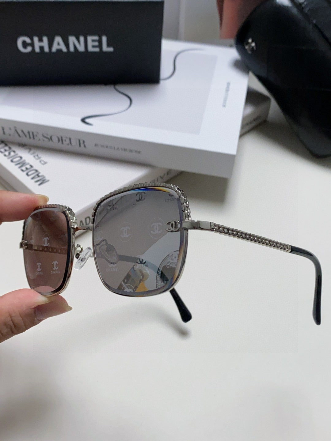 Chanel Fashion Gray Lens Sunglasses for Men & Women - 448934 - detail image 4