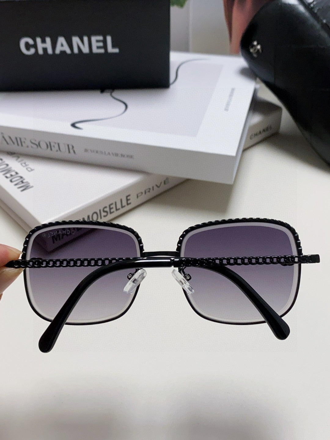 Chanel Fashion Silver Lens Sunglasses for Men & Women - 448935 - detail image 3