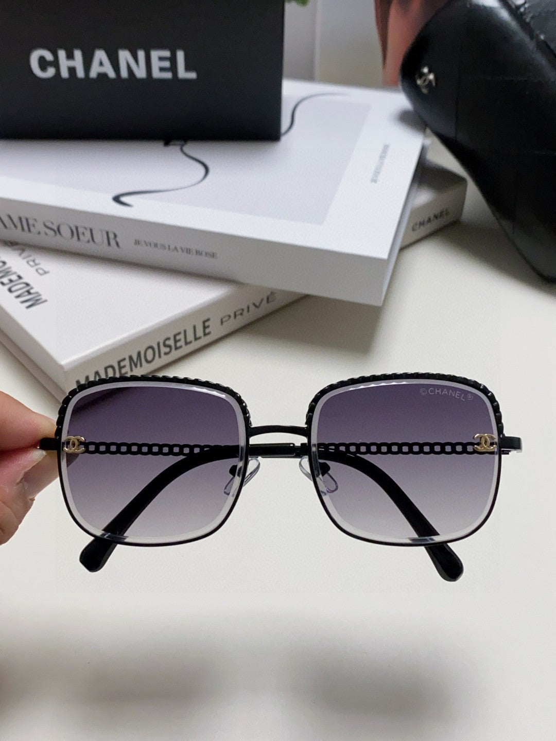 Chanel Fashion Silver Lens Sunglasses for Men & Women - 448935 - detail image 2