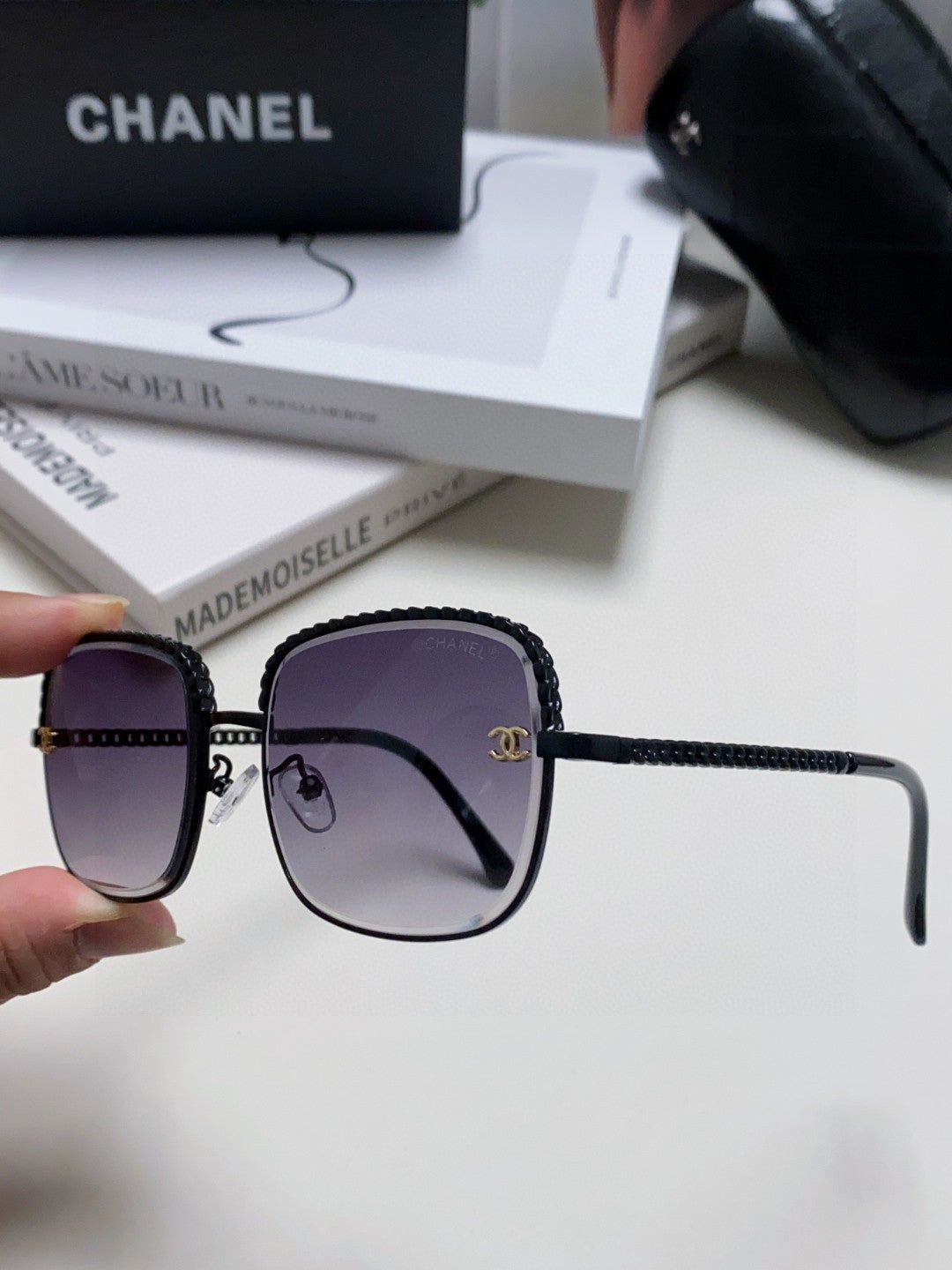 Chanel Fashion Silver Lens Sunglasses for Men & Women - 448935 - detail image 4