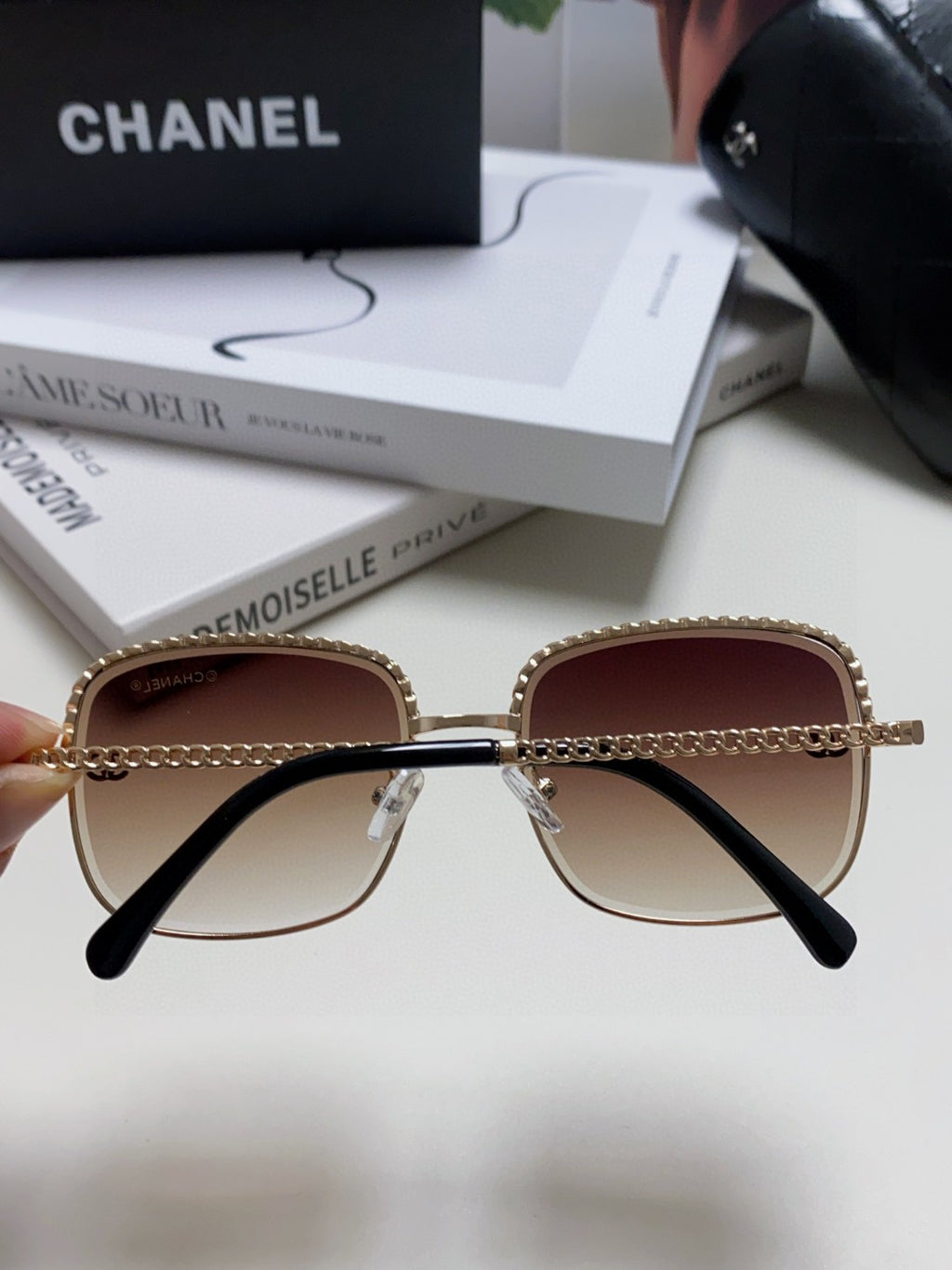 Chanel Fashion Gray Lens Sunglasses for Men & Women - 448936 - detail image 3