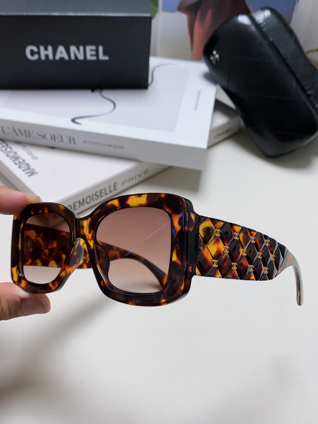 Chanel Fashion Red Lens Sunglasses for Men & Women - 448939 - detail image 7