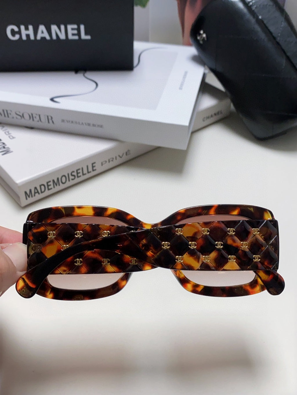 Chanel Fashion Red Lens Sunglasses for Men & Women - 448939 - detail image 6